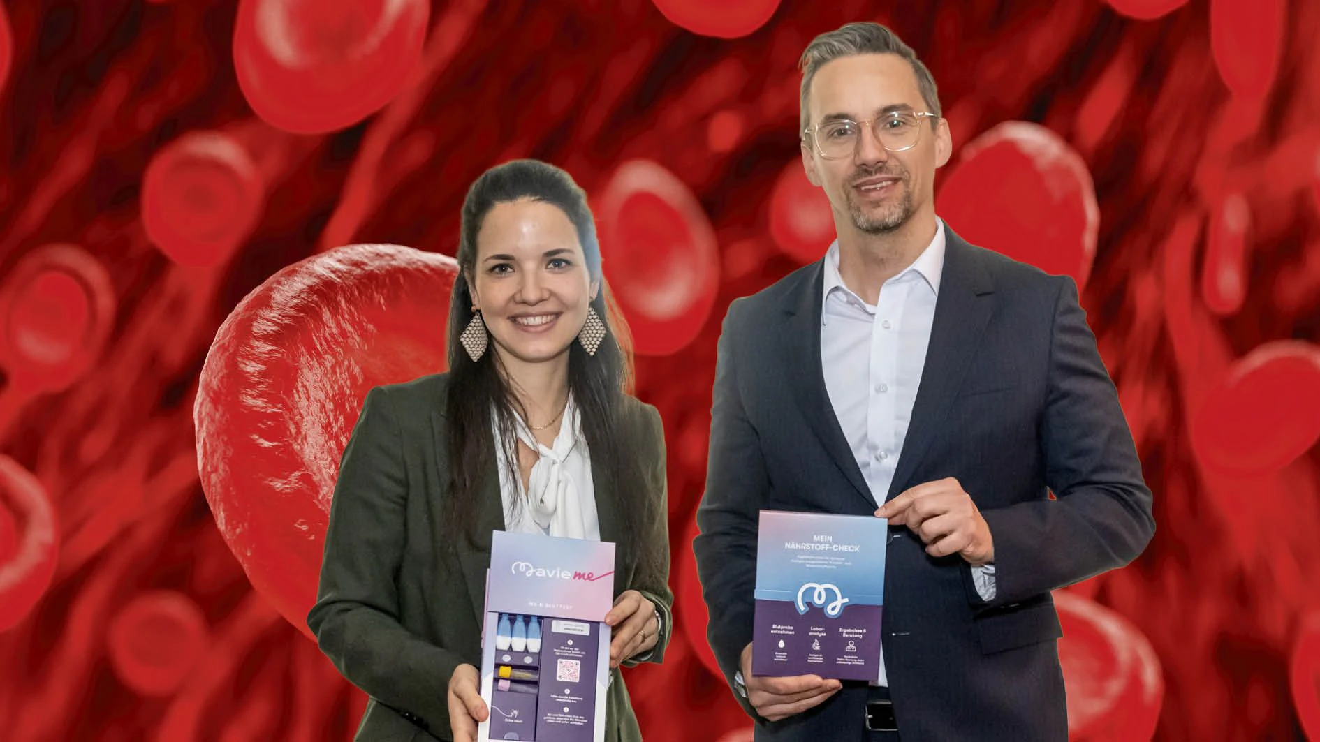 Fanni Schmidt, Geschäftsführerin von MavieMe, mit Bipa-Boss Markus Geyer