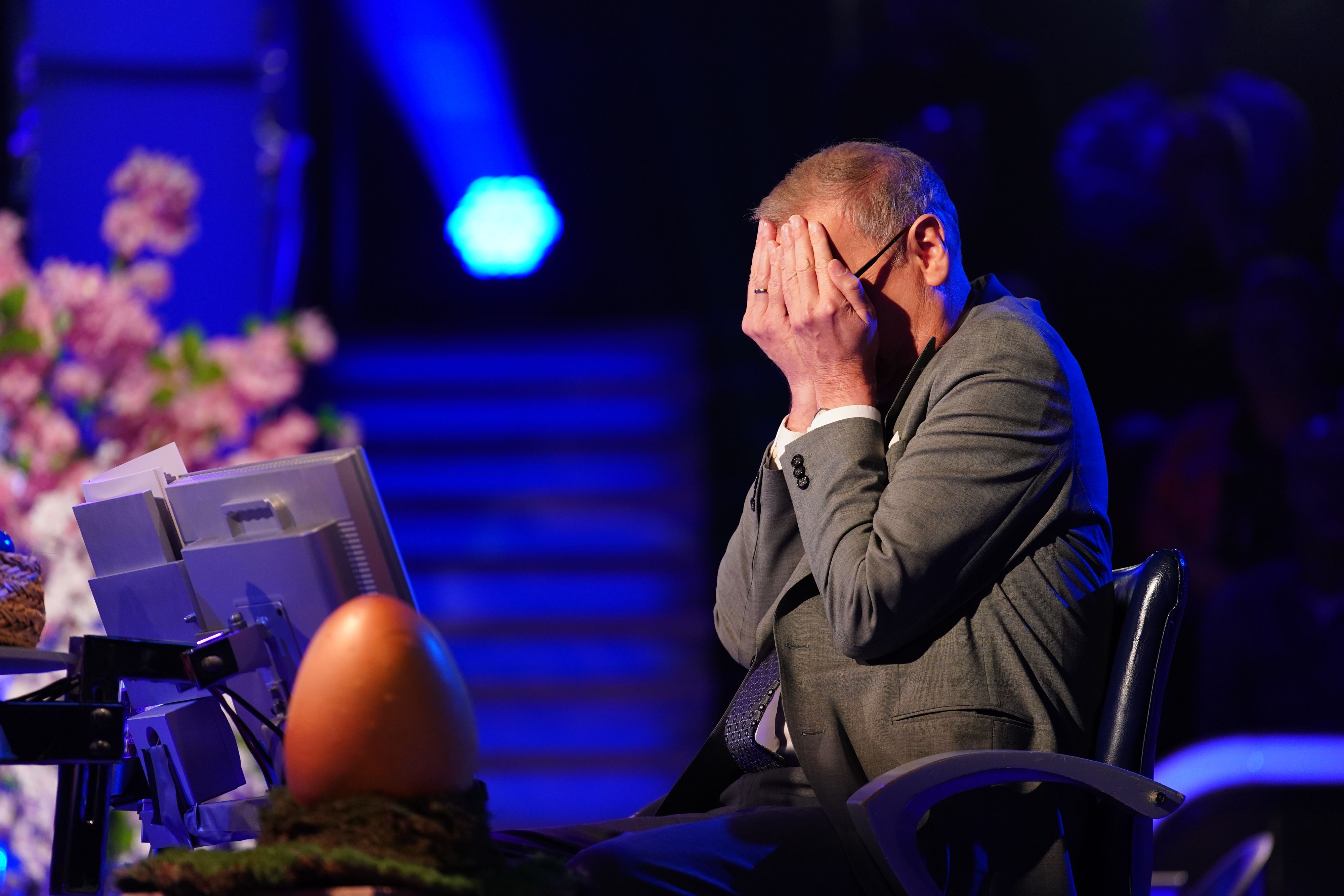 Heute.at - Sendeabbruch bei Millionenfrage! Jauch verzweifelt