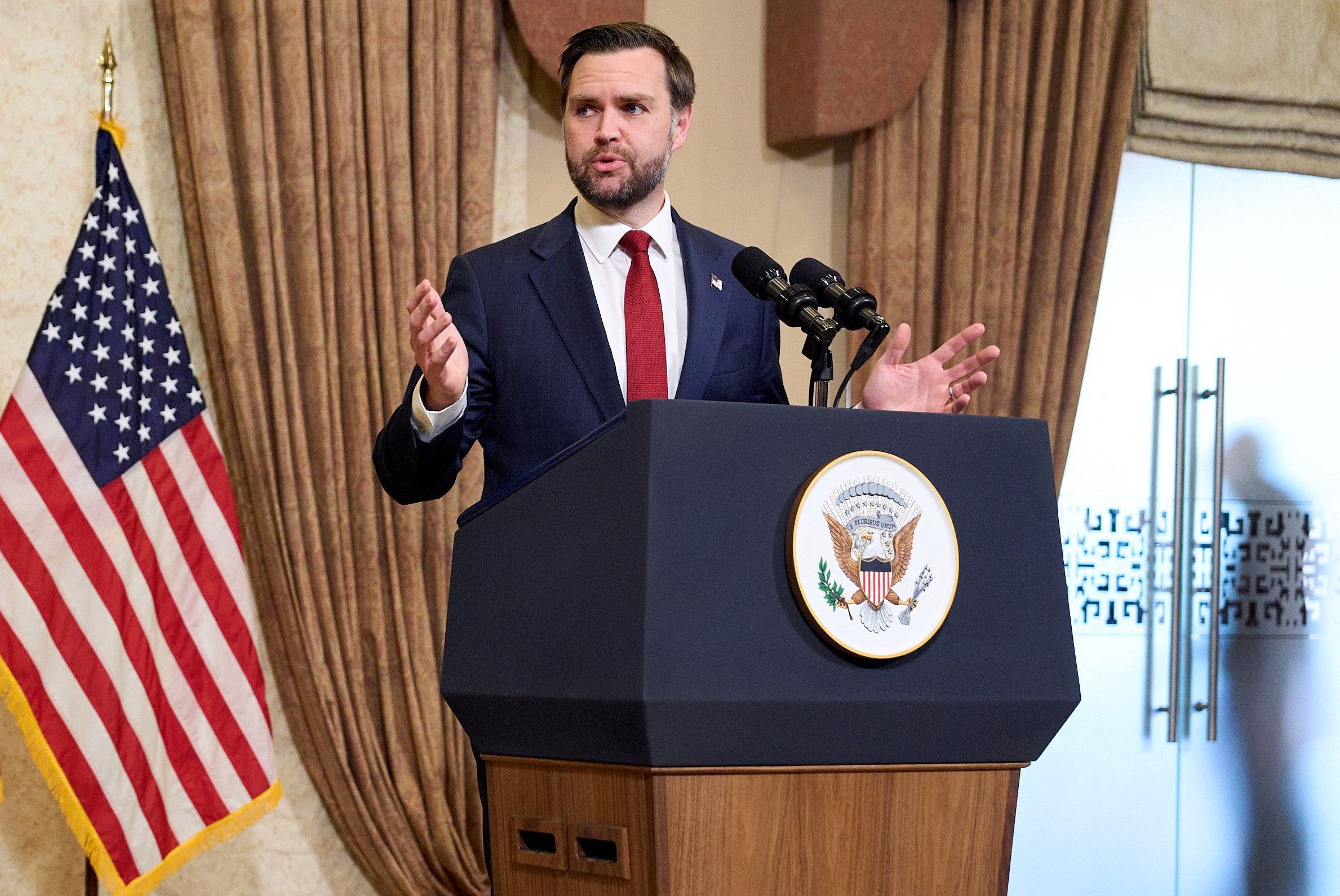 US-Vizepräsident J.D. Vance kritisiert den Pontifex für seine Äußerungen zum Iran-Krieg.