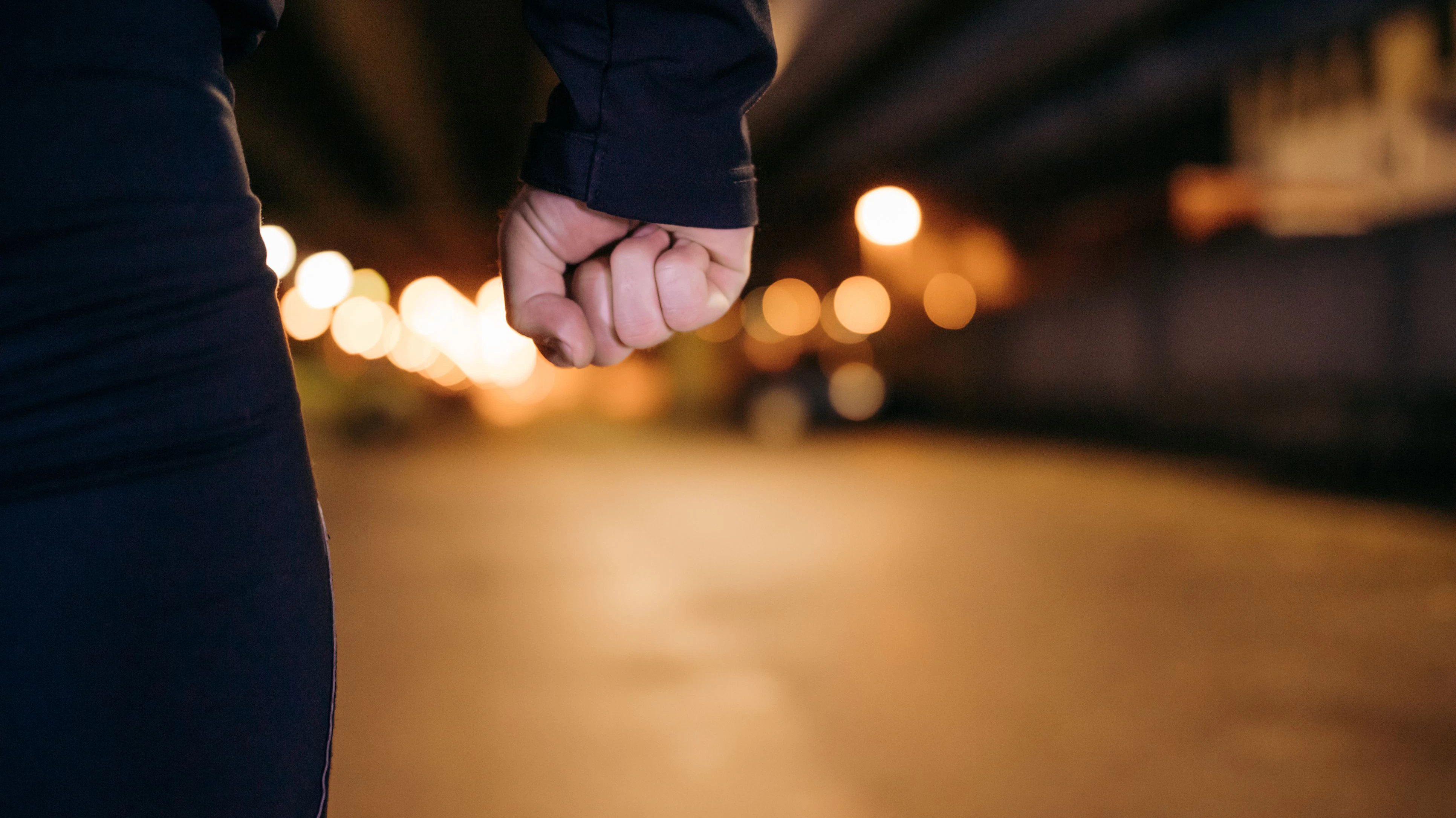 Vor einem Wettlokal kam es zu einer Schlägerei.