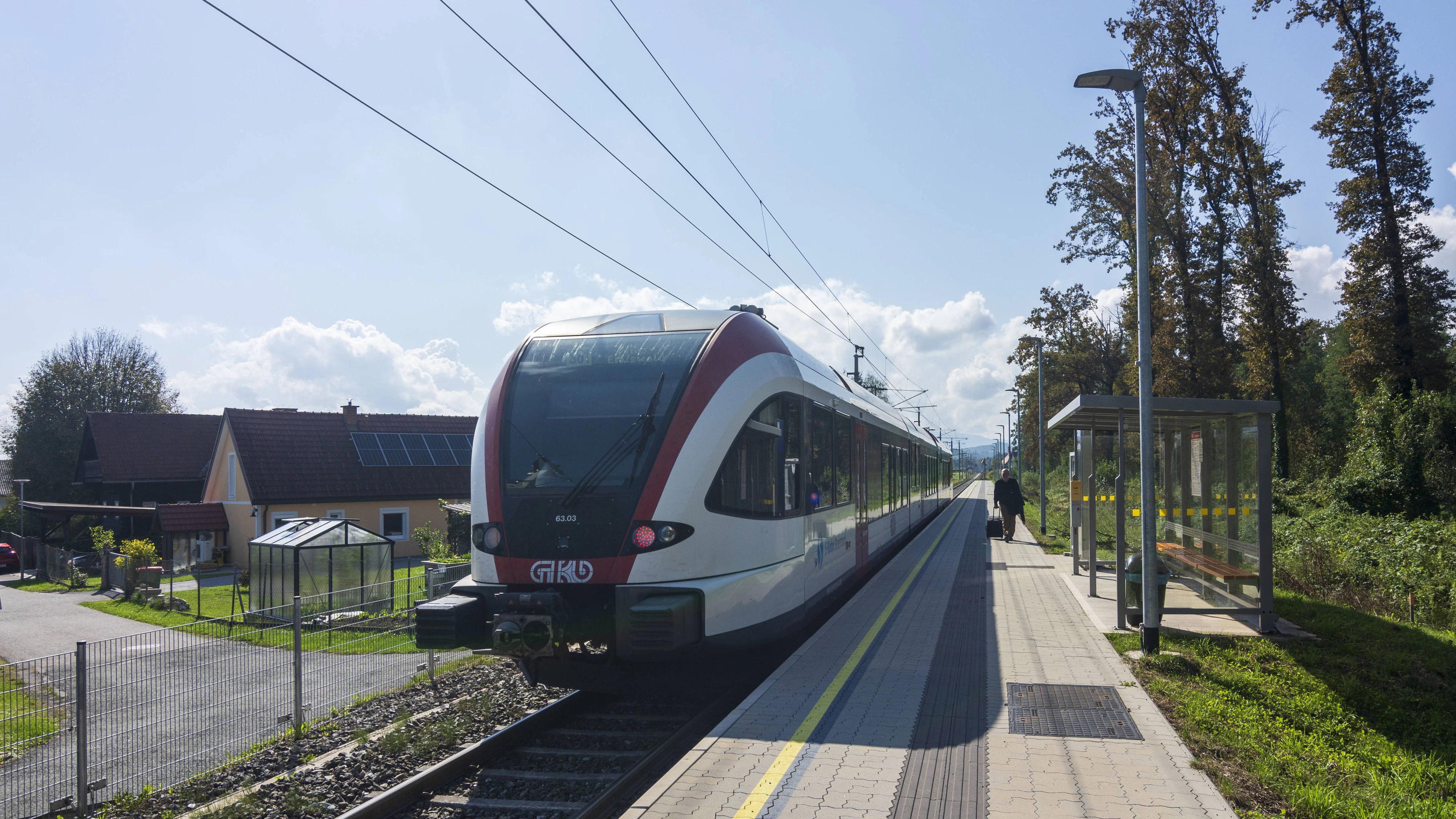 „Der Mann hat mich mit der Stirn gegen die Zugtür geknallt. Dann packte er mich, riss mich mit einem Schleudergriff weg. 