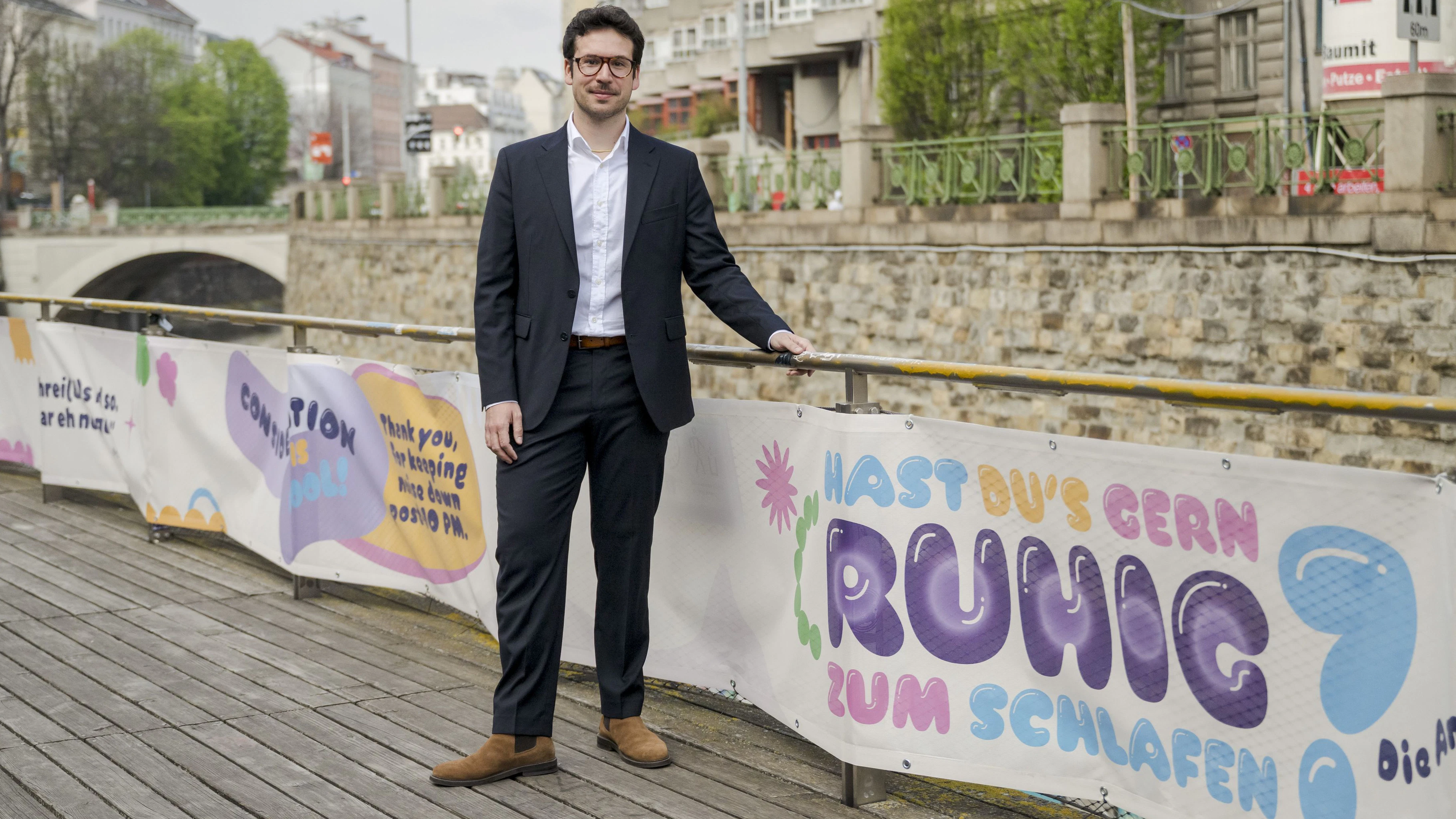 Heute.at - Party-Hotspot Wientalterrasse – Transparente gegen Lärm