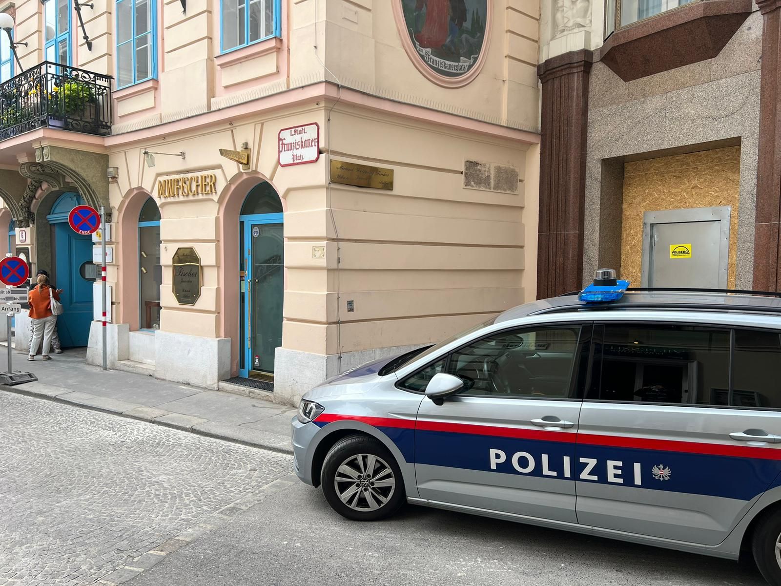 Heute.at - Juwelier in der Wiener City komplett ausgeraubt