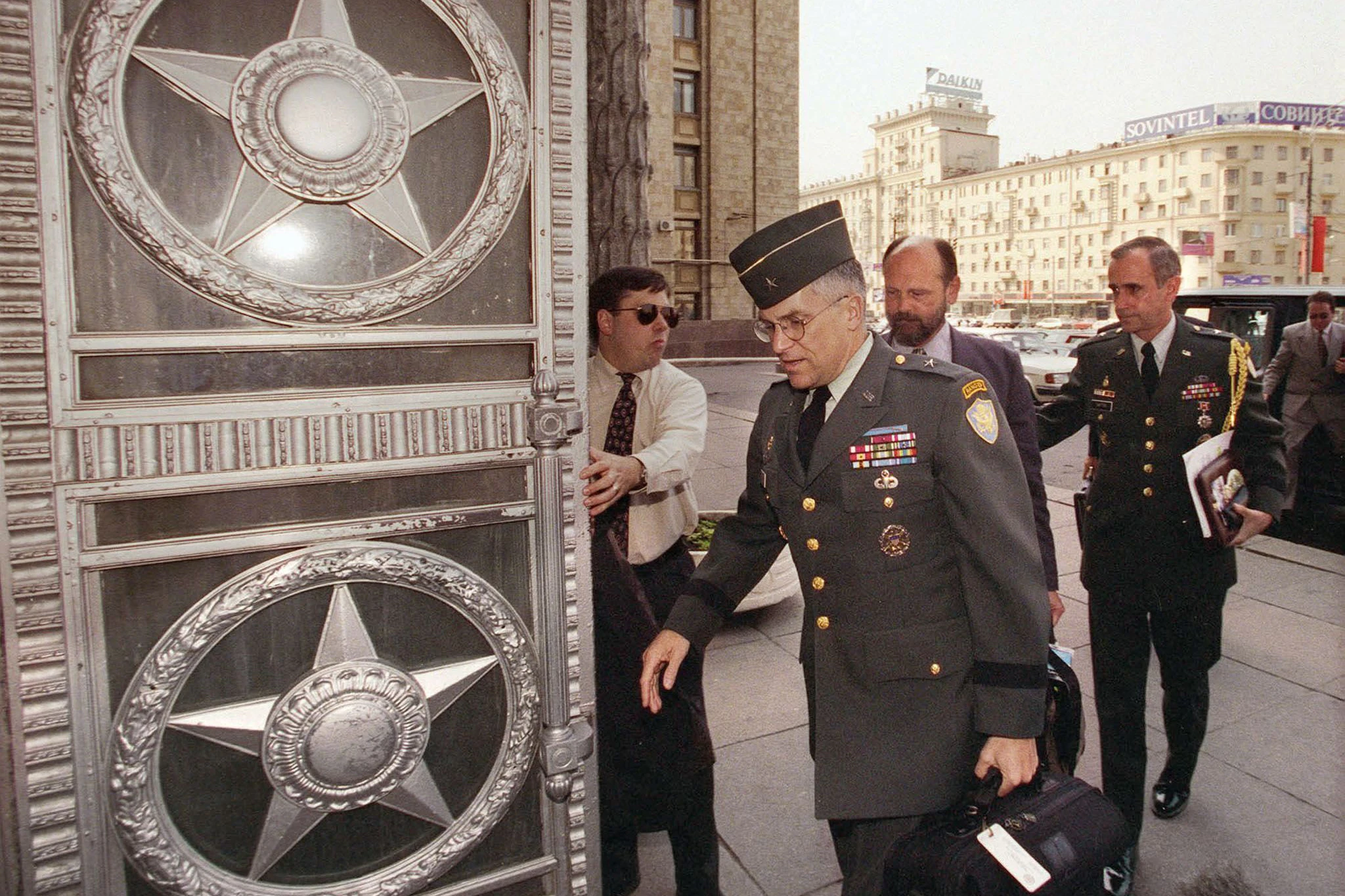 William Casey war Wahlkampfleiter von Reagan, CIA-Chef und er zog im Hintergrund im Iran die Fäden