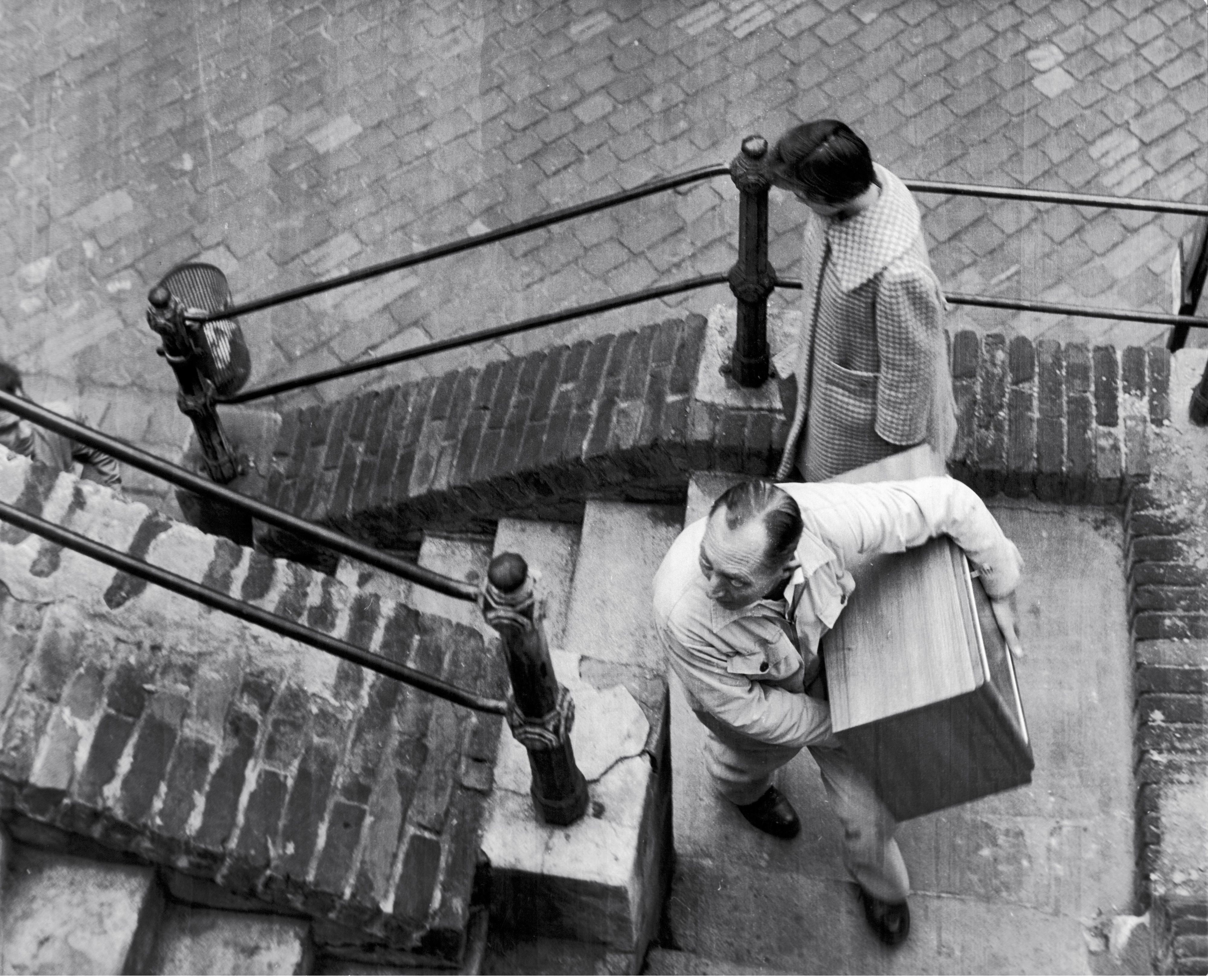 Barbara Pflaum war eine österreichische Fotografin und Fotojournalistin. Besonders bekannt ist sie für ihre Bilder, die Alltagsmomente der Wiener Bevölkerung einfangen. Seit dem 15. April sind ihre Werke im MAK zu sehen.