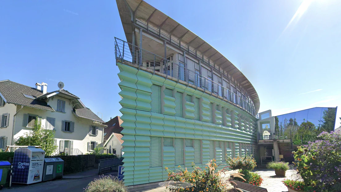 Das Harder Rathaus wurde evakuiert.