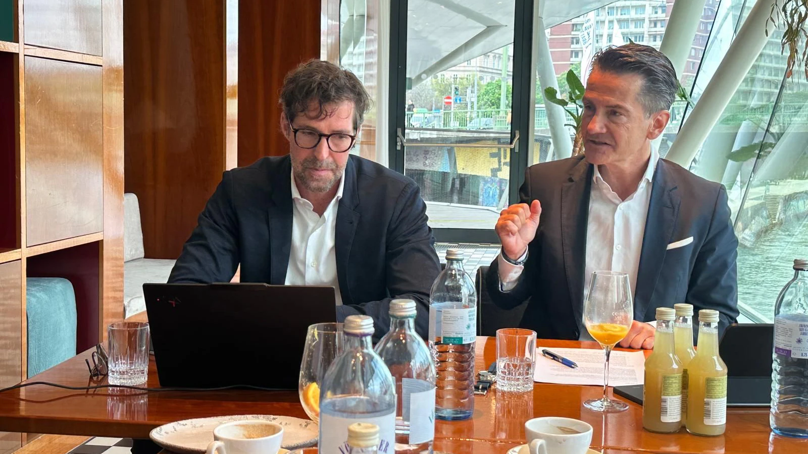 Weißmann mit seinem Anwalt Oliver Scherbaum