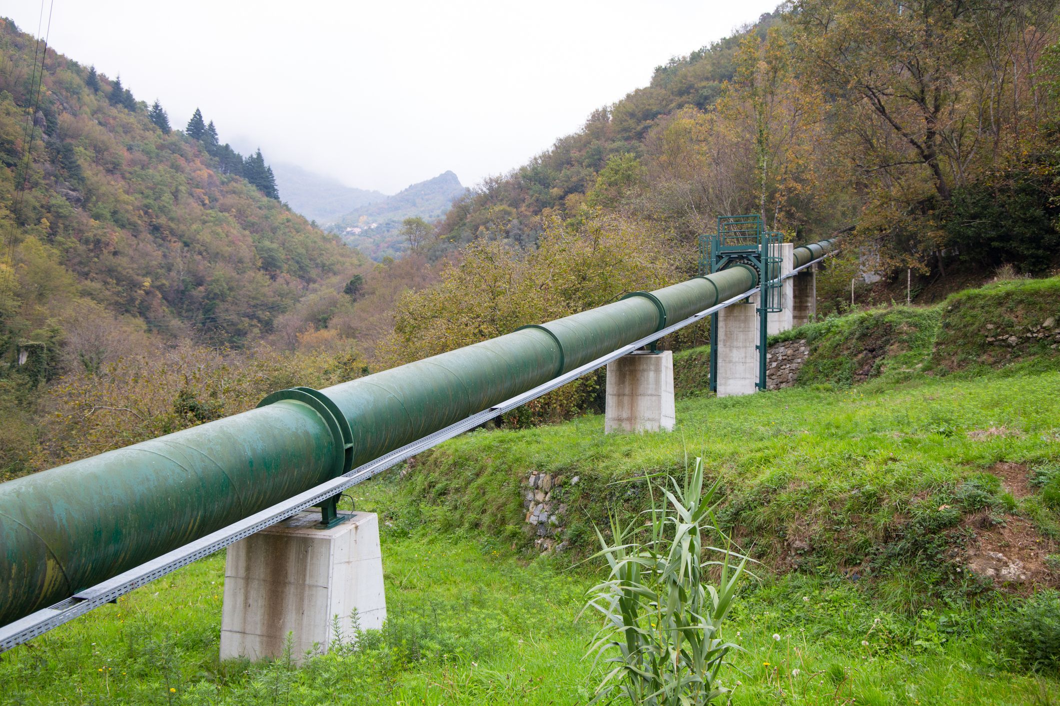Durch die Unterbrechung der Stromversorgung der Pumpstation Paluzza kam der Öltransport über die Alpen nach Österreich für drei Tage zum erliegen (Symbolbild)
