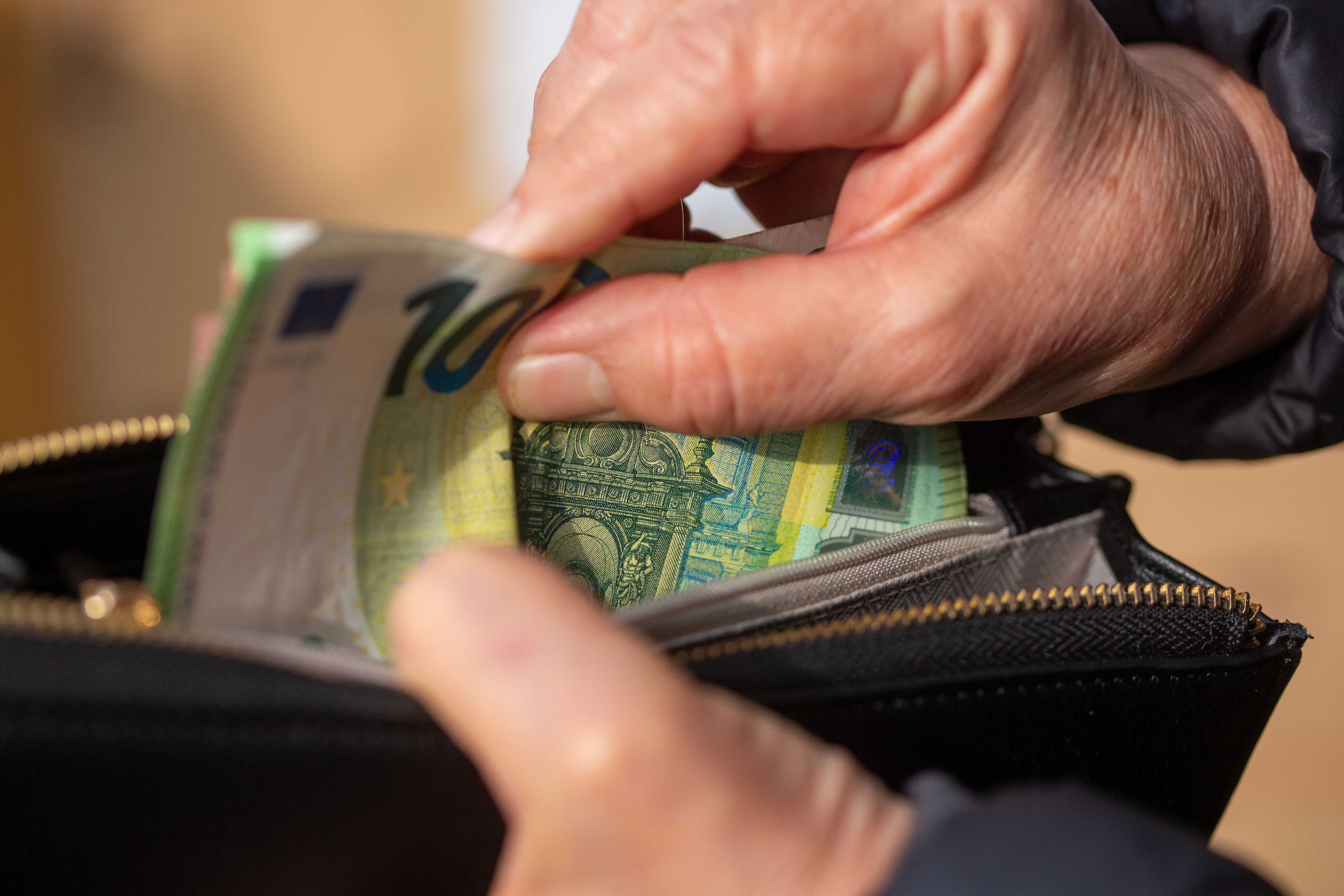 Bei privaten Verkäufen gilt die Bargeld-Regel nicht.