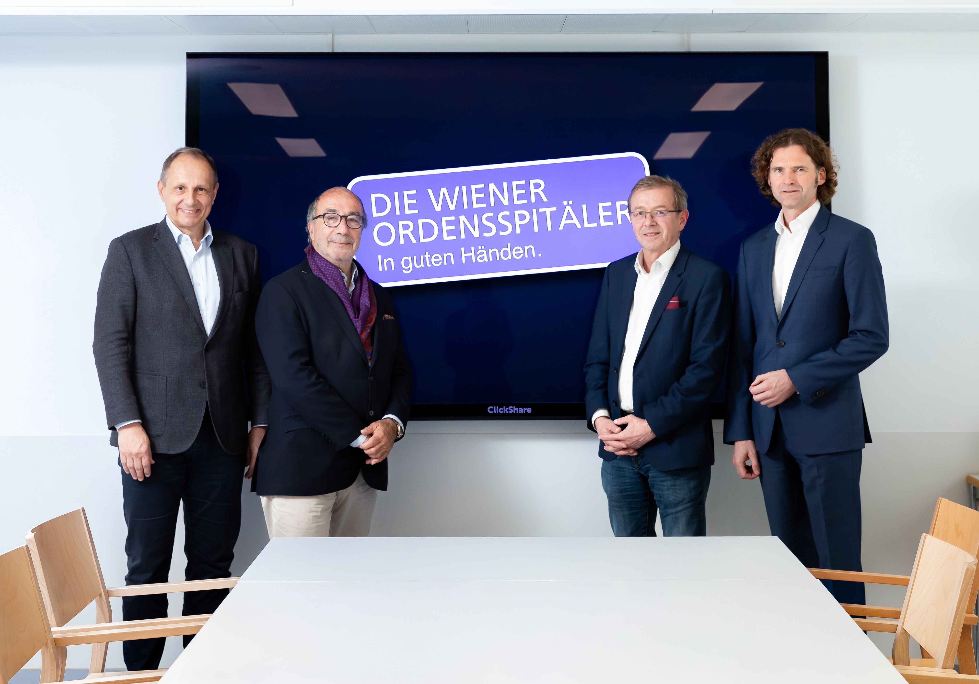 (v.l.) Martin Steiner (GF Franziskus Spital), Heinrich Resch (Sprecher Wiener Ordensspitäler), Günter Pacher, (Kaufm. Direktor KH Barmherzige Brüder Wien) und David Pötz (GF Vinzenz Kliniken Wien)