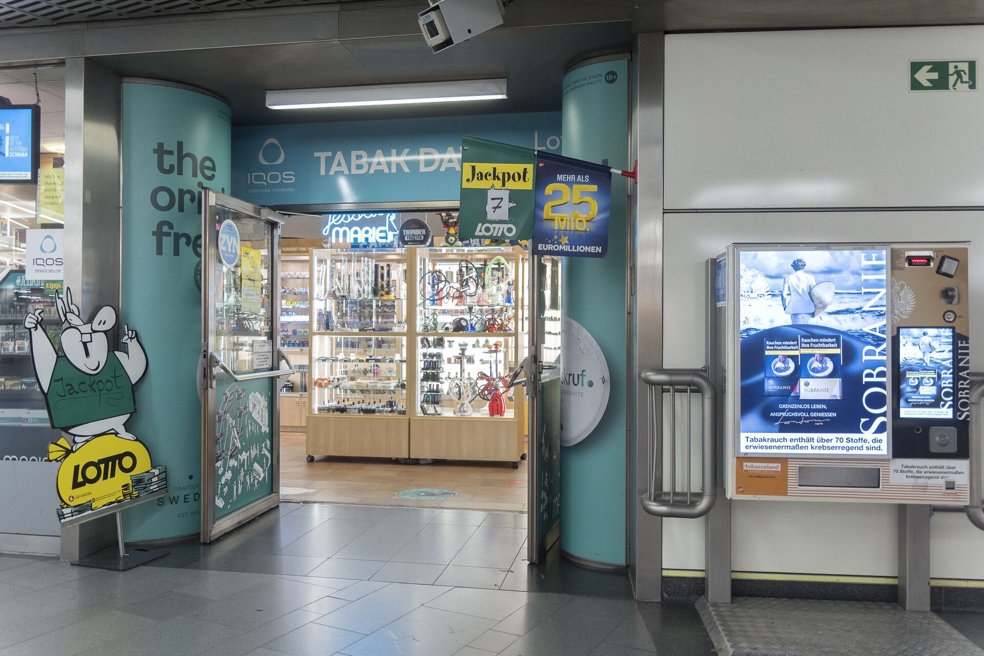 Heute.at - Teenie-Duo raubt aus Trafik vierstelligen Betrag