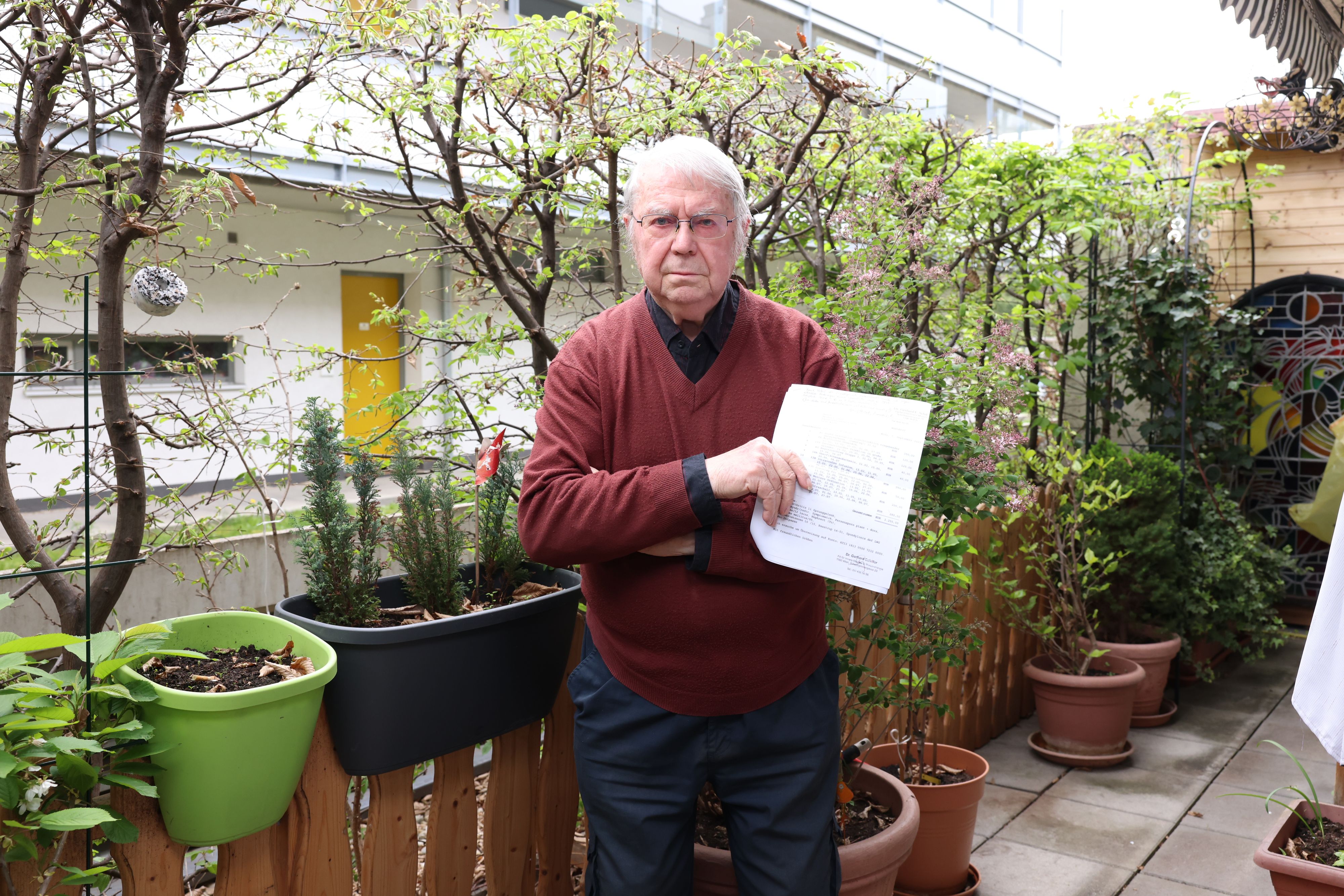 Bekam die schmerzhaft teuren Infusionen verabreicht – und hat nun von Privatärzten genug: Wiener Herbert S. (82)