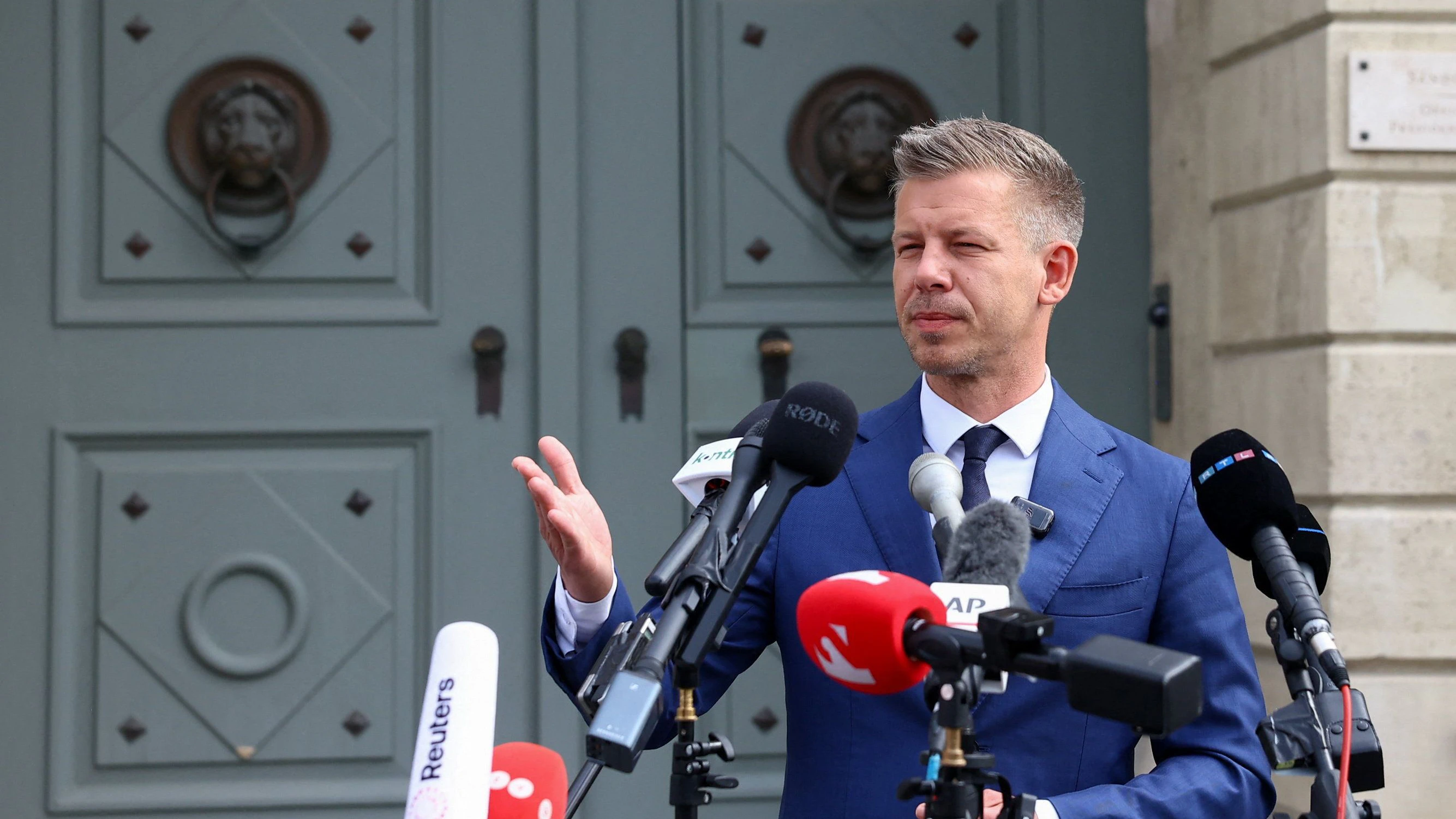 Péter Magyar fordert den Rücktritt von Ungarns Präsident Tamás Sulyok.