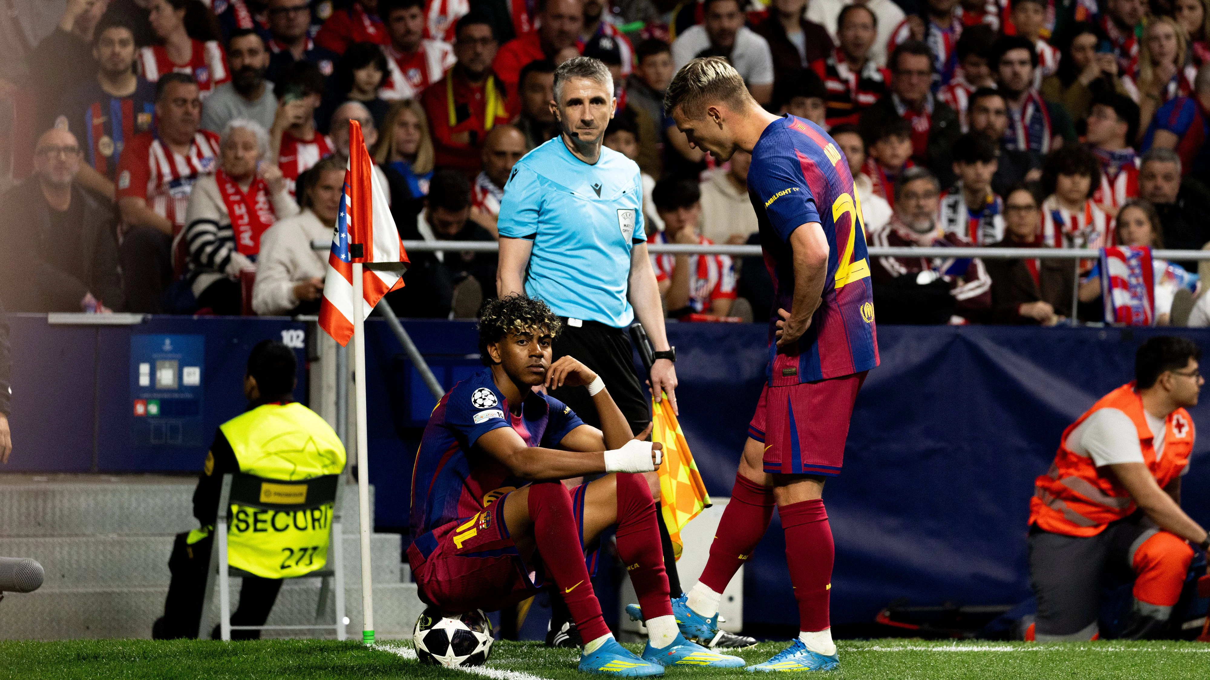 April 14, 2026, Barcelona, Barcelona, Spain: Lamine Yamal and Dani Olmo of FC Barcelona, Barca in action during the UEFA Champions League Quarter Final second leg match between Atletico de Madrid and FC Barcelona at Riyadh Air Metropolitano on April 14, 2026 in Madrid, Spain. Barcelona Spain - ZUMAs316 20260414_znp_s316_061 Copyright: xMartixSeguraxRamonedax