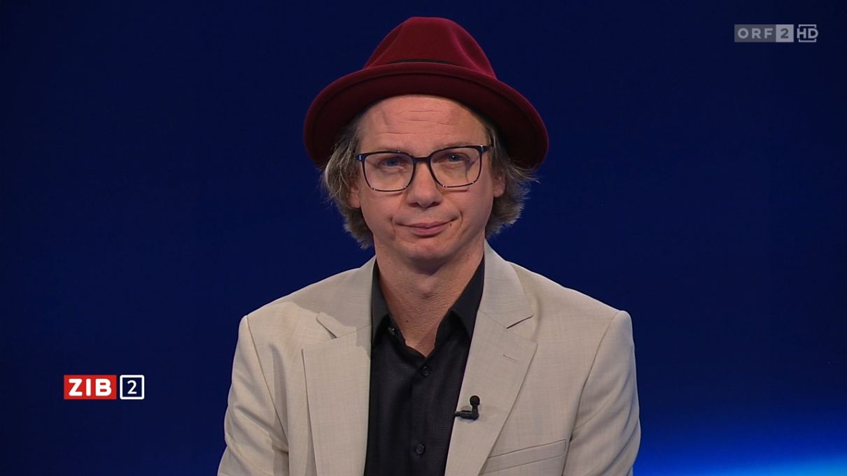 Heute.at - Warum Hut? Harald Oberhofer mit Kopfbedeckung in ZIB2