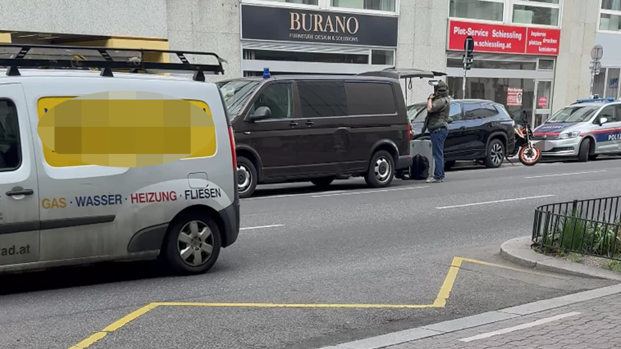 Am Donnerstagvormittag rückten die Einsatzkräfte in die Operngasse aus.