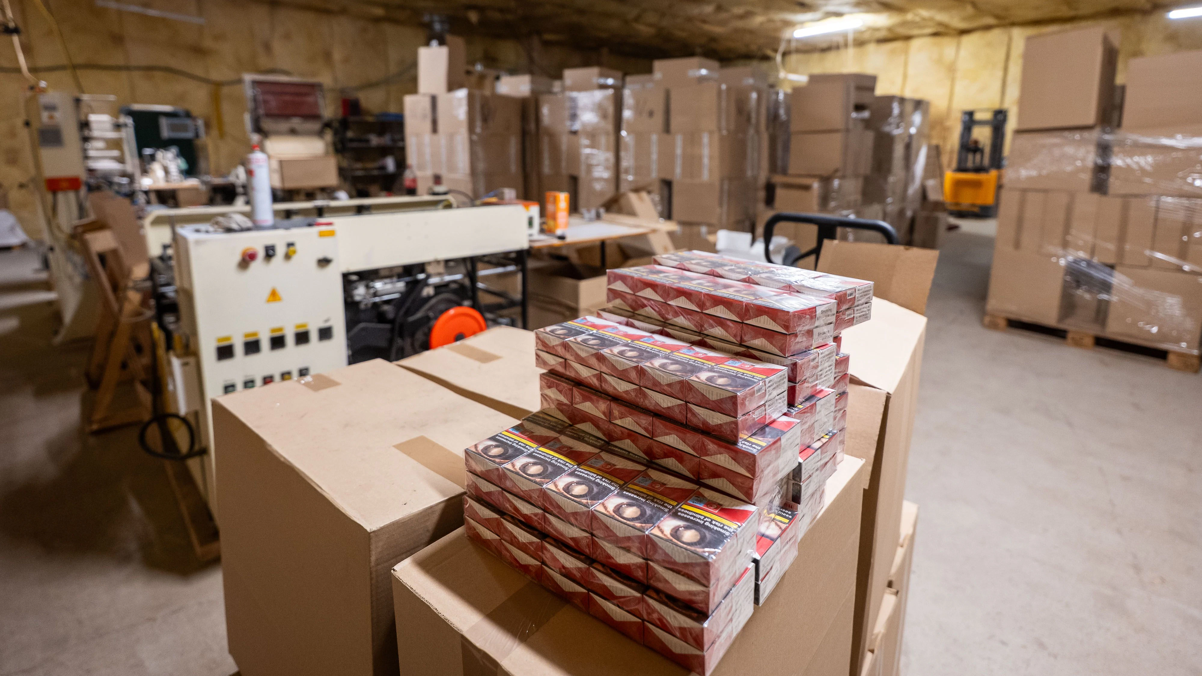 Illegale Zigarettenfabrik ausgehoben