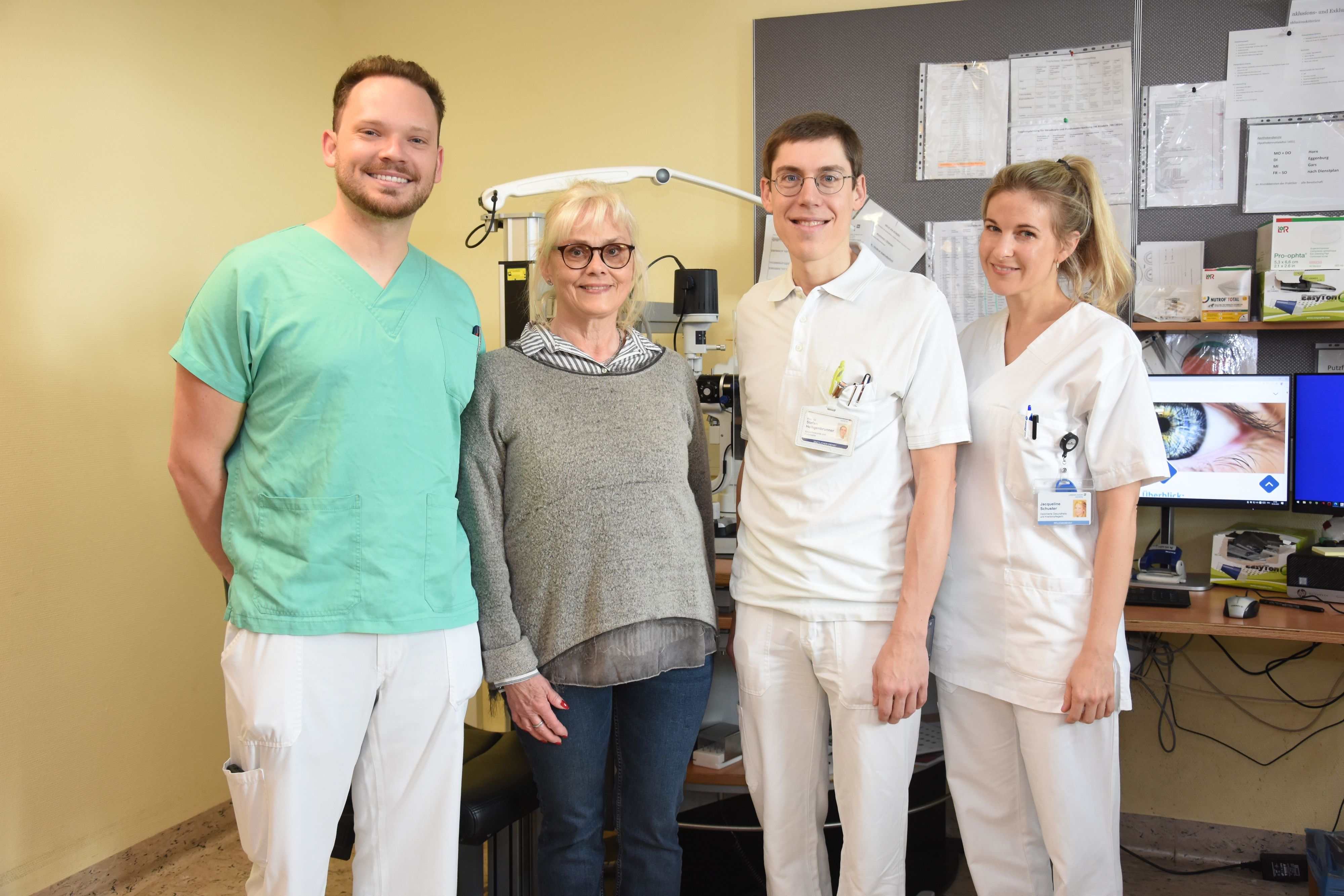Felix Fink (Augenabteilung), Christine Nigl (Patientin), Stefan Heiligenbrunner (Leiter Abteilung f. Augenheilkunde), Jacqueline Schuster (Stv. Stationsleitung Augenabteilung)