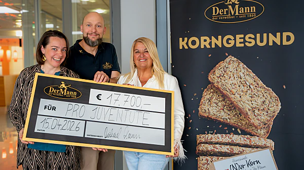  v.l.n.r.: Gudrun Nikodem Eichenhardt, Michael Mann, Claudia Geiger mit der stolzen Spendensumme