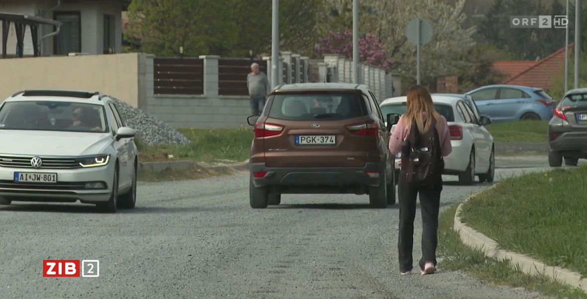 Der Schotter auf den Straßen soll extrem viele Asbestfasern freisetzen. 