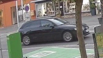 Aus diesem Auto wurde geschossen.