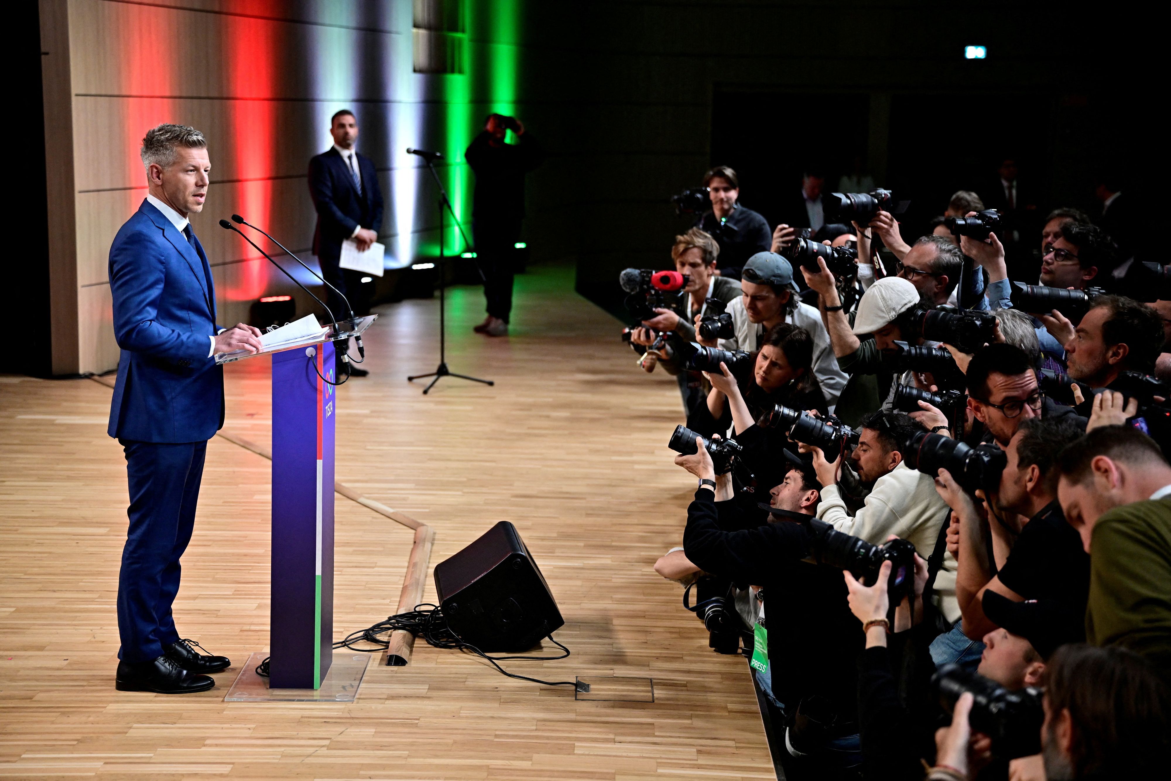 Wahlsieger Péter Magyar wird seinen Tätigkeiten als Regierungschef in anderen Räumlichkeiten nachgehen als Vorgänger Viktor Orbán