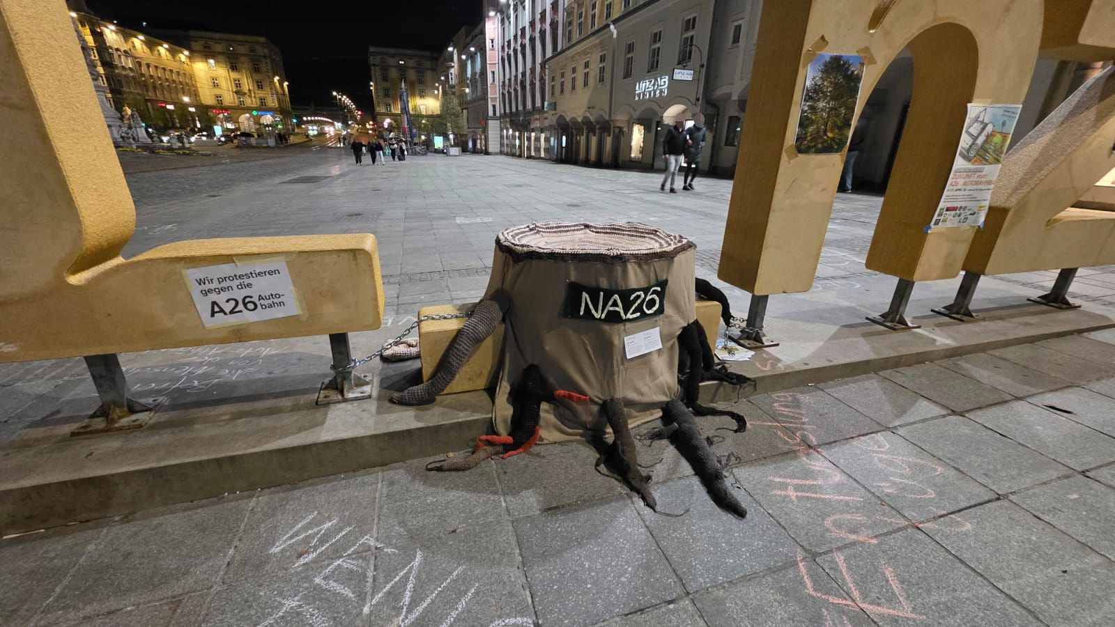 Donnerstagabend prangte der Baumstumpf schon am Linz-Logo.