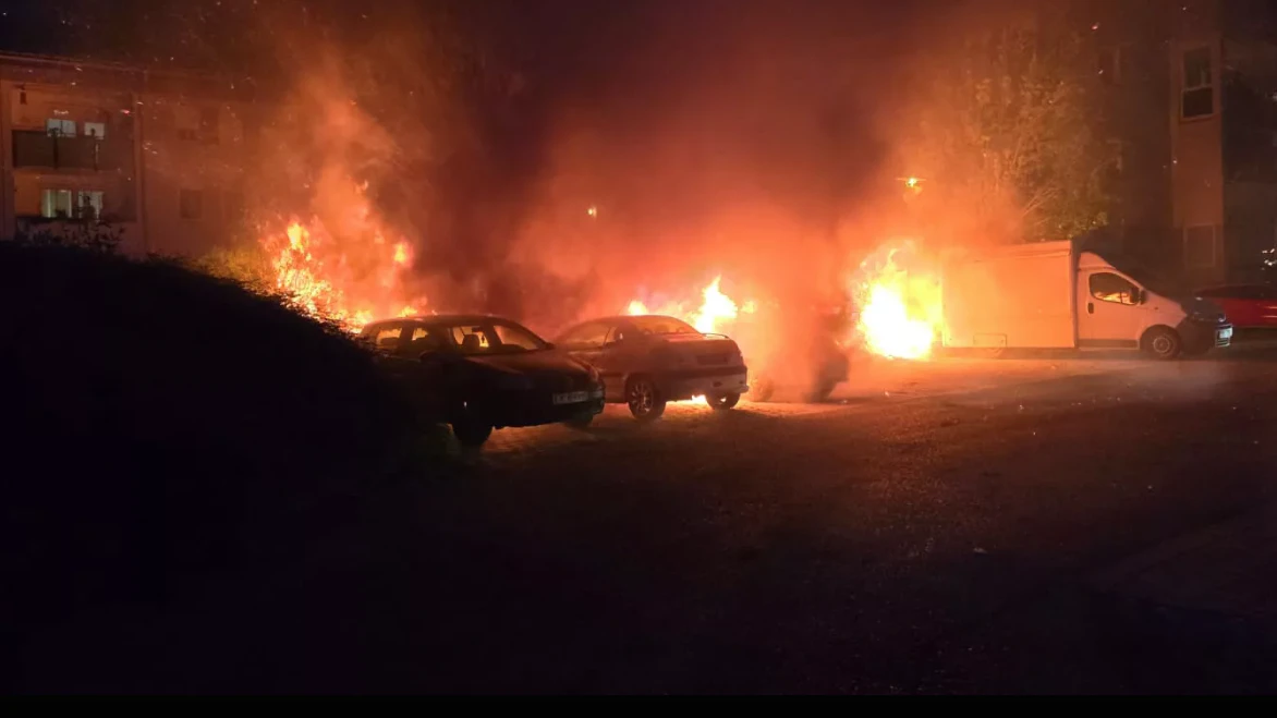 Heute.at - Brandserie in Parndorf – Pkw gingen in Flammen auf