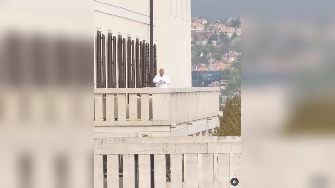 Das Video geht in den Sozialen Medien viral. 