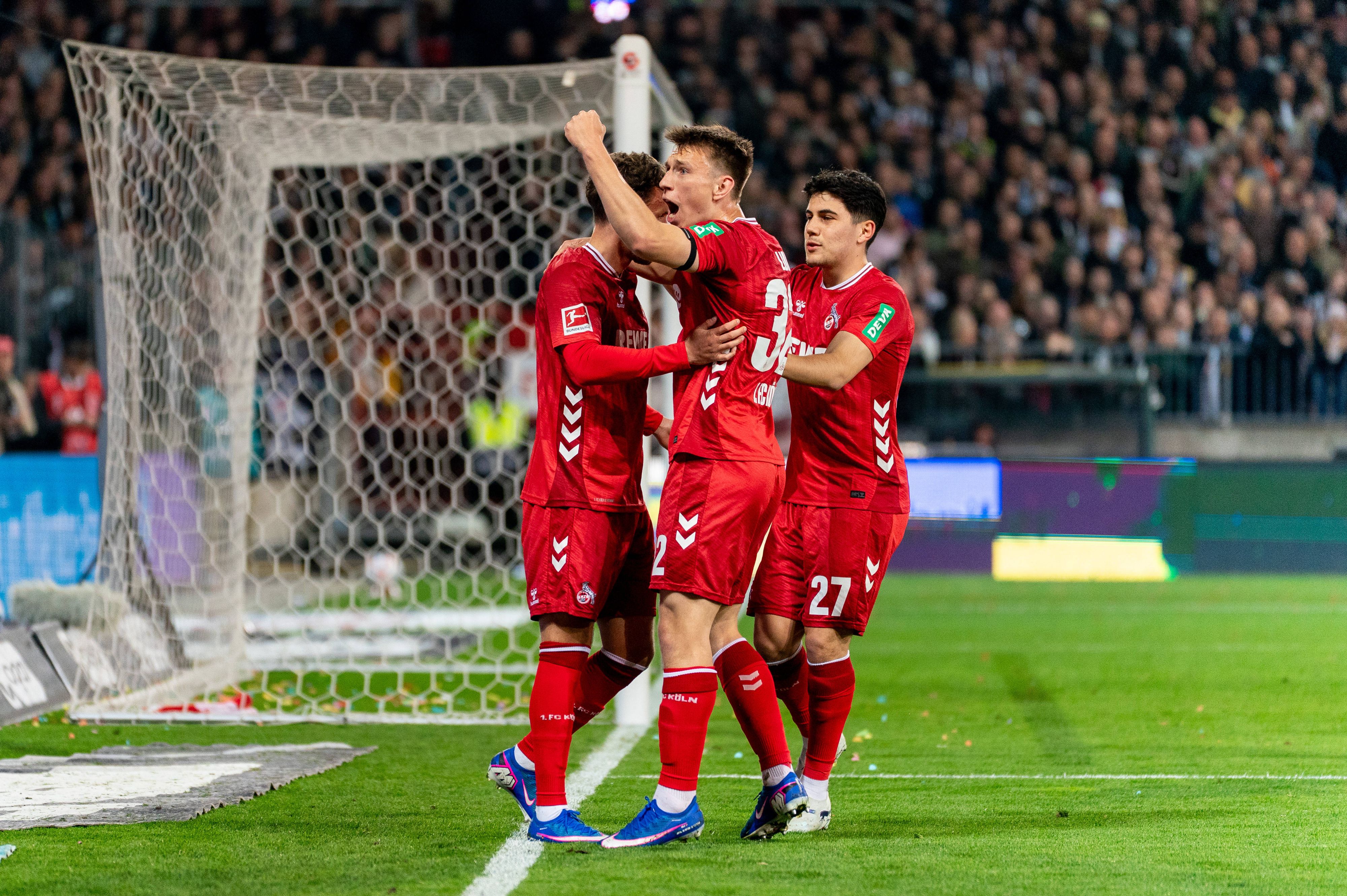 Köln feiert einen wichtigen Sieg in Hamburg.