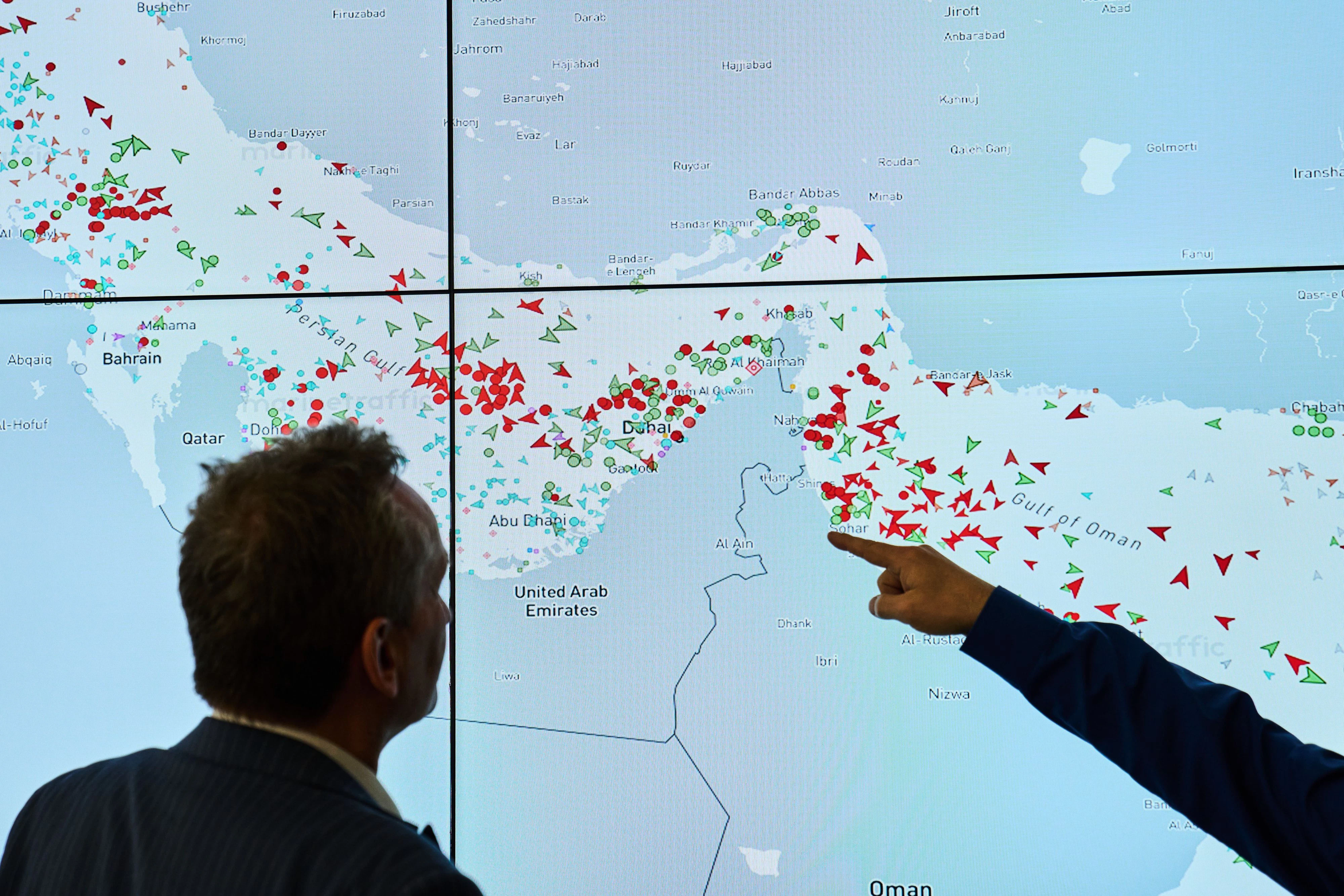 In der Zentrale der Reederei Hapag-Lloyd wird derzeit die Lage an der Straße von Hormus analysiert