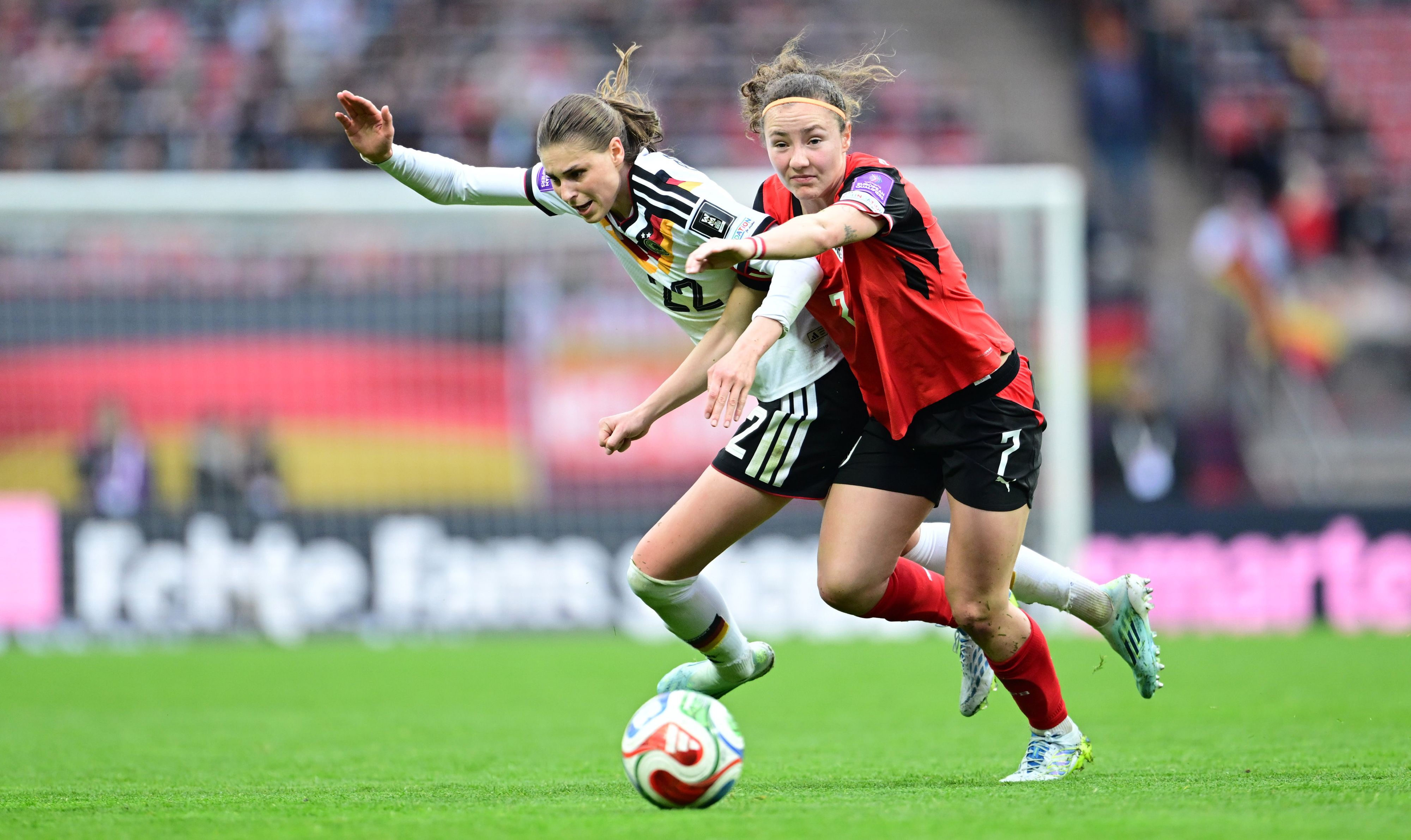 Österreich trifft am Samstag auf Deutschland, bei unseren Nachbarn läuft aber die Bundesliga. 