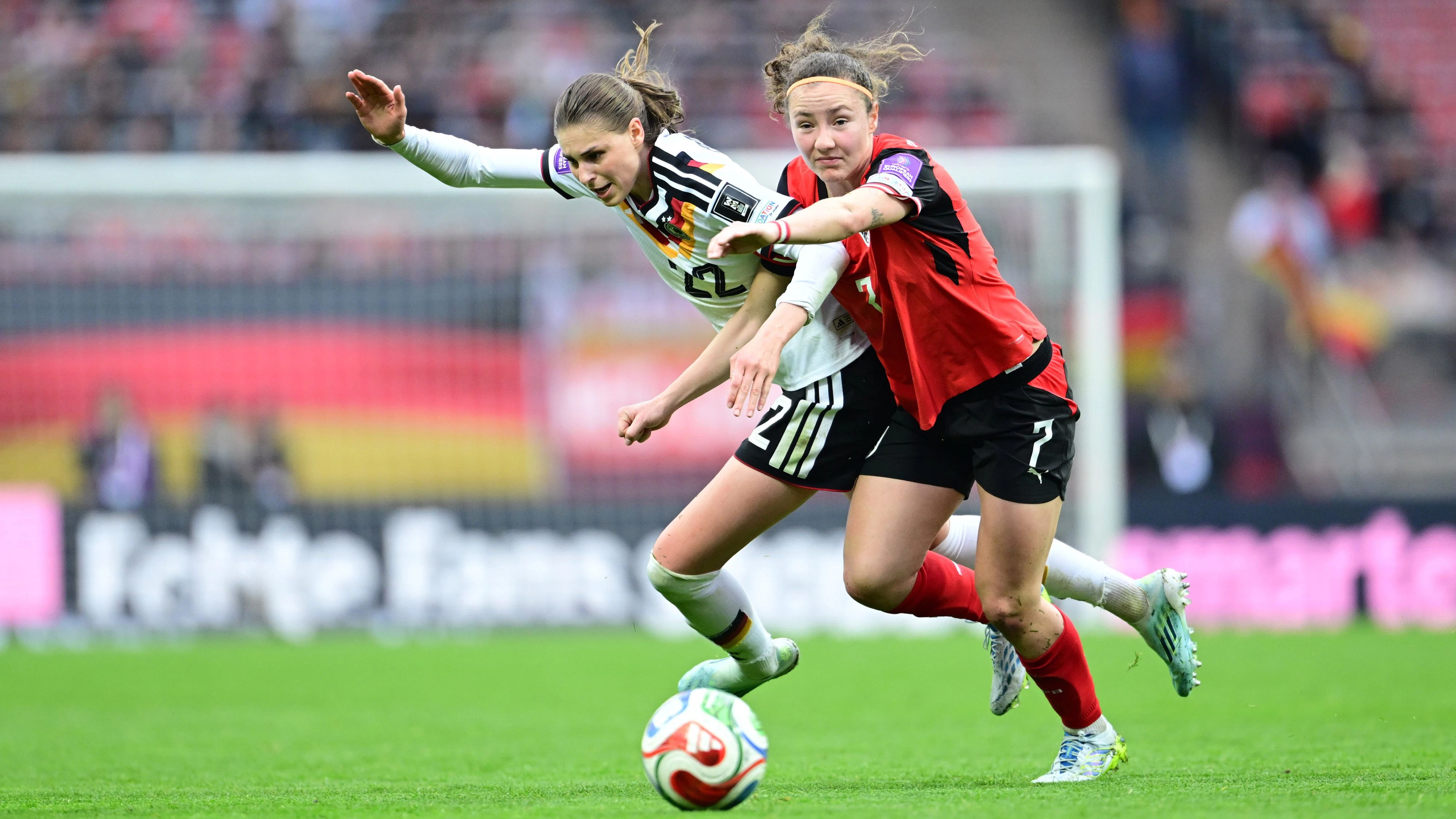 Österreich trifft am Samstag auf Deutschland, bei unseren Nachbarn läuft aber die Bundesliga. 