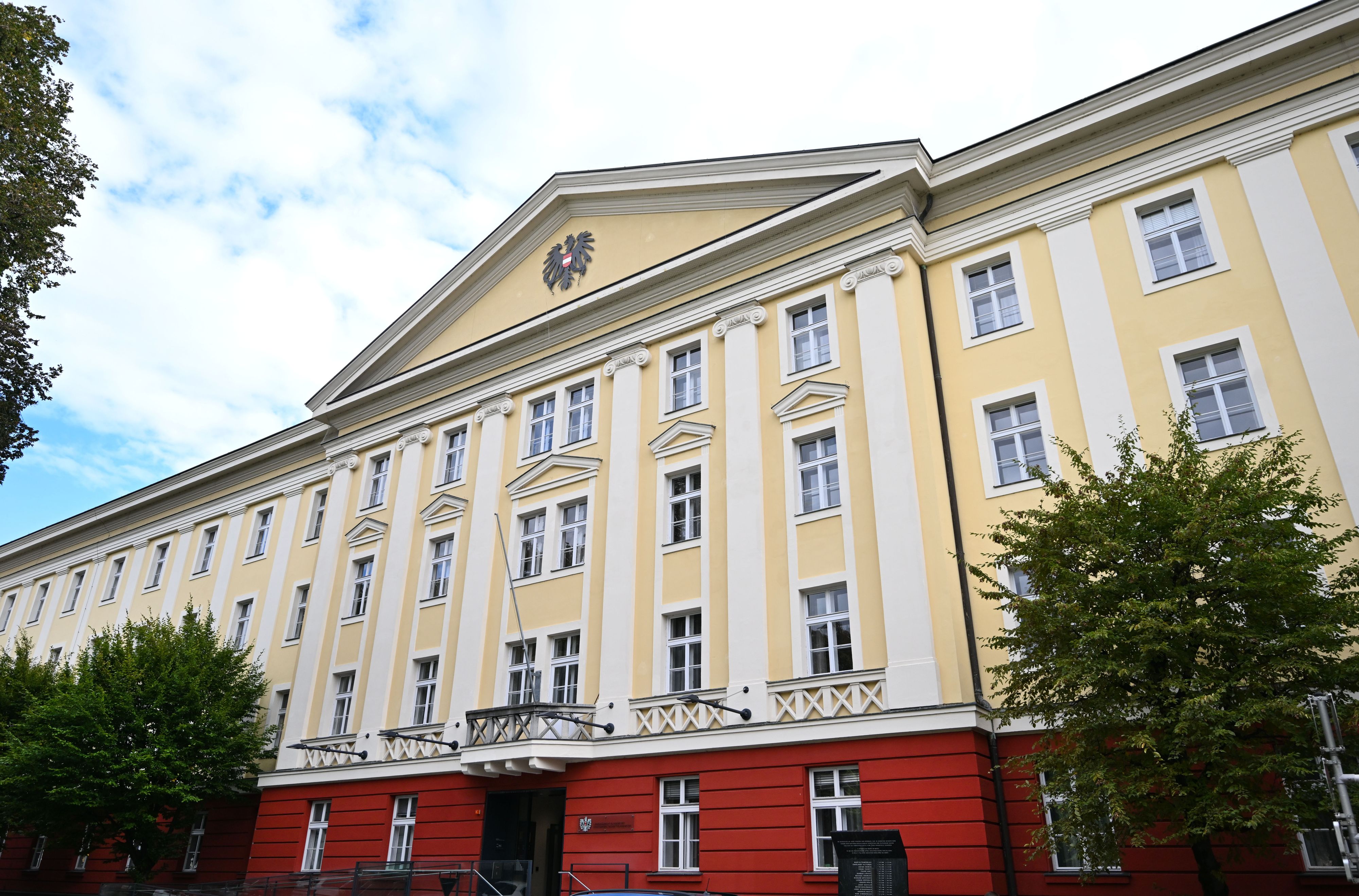 Die Männer müssen sich am Klagenfurter Landesgericht verantworten.