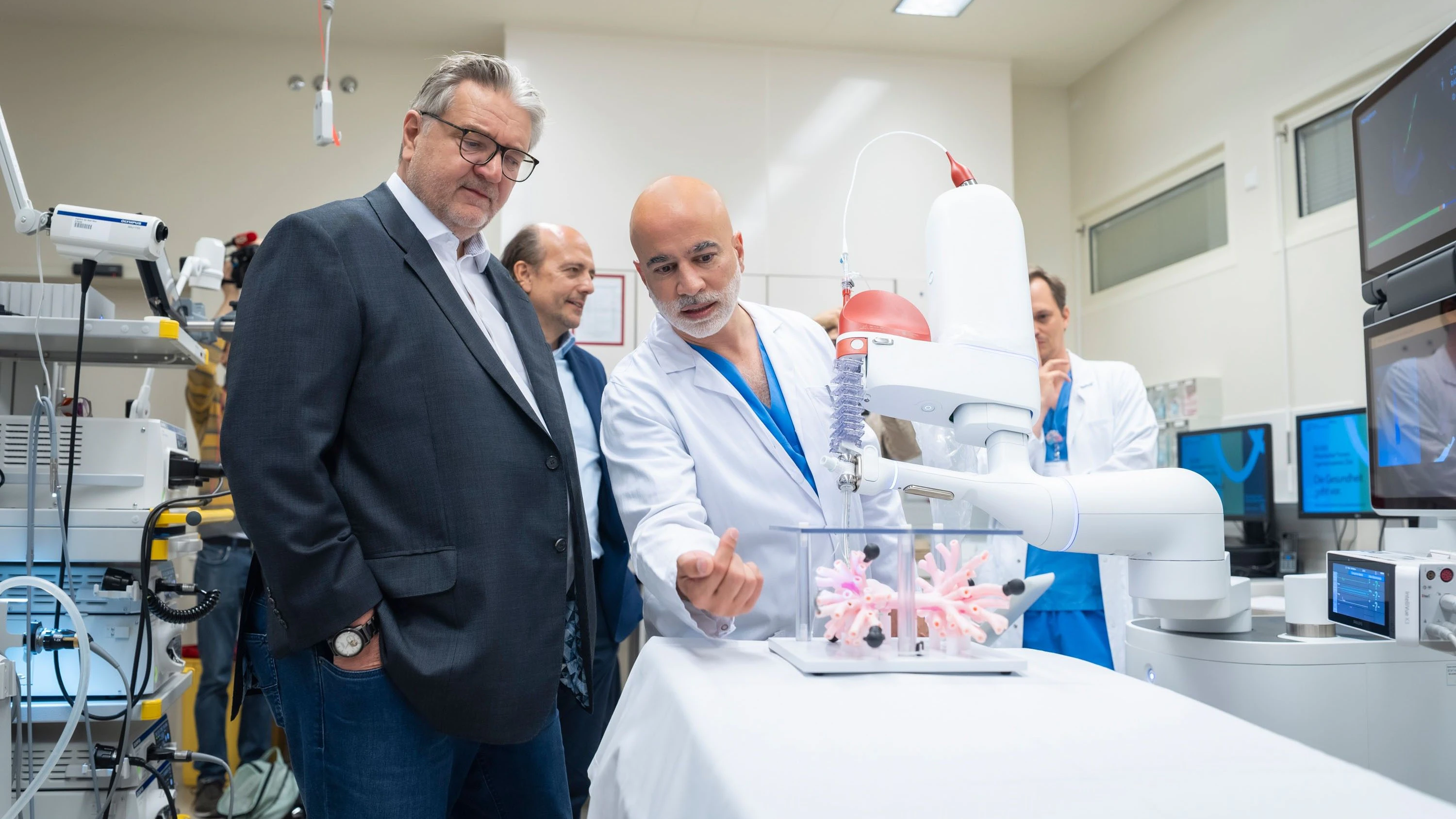 Heute.at - Österreichs erster Bronchoskopie-Roboter in Floridsdorf