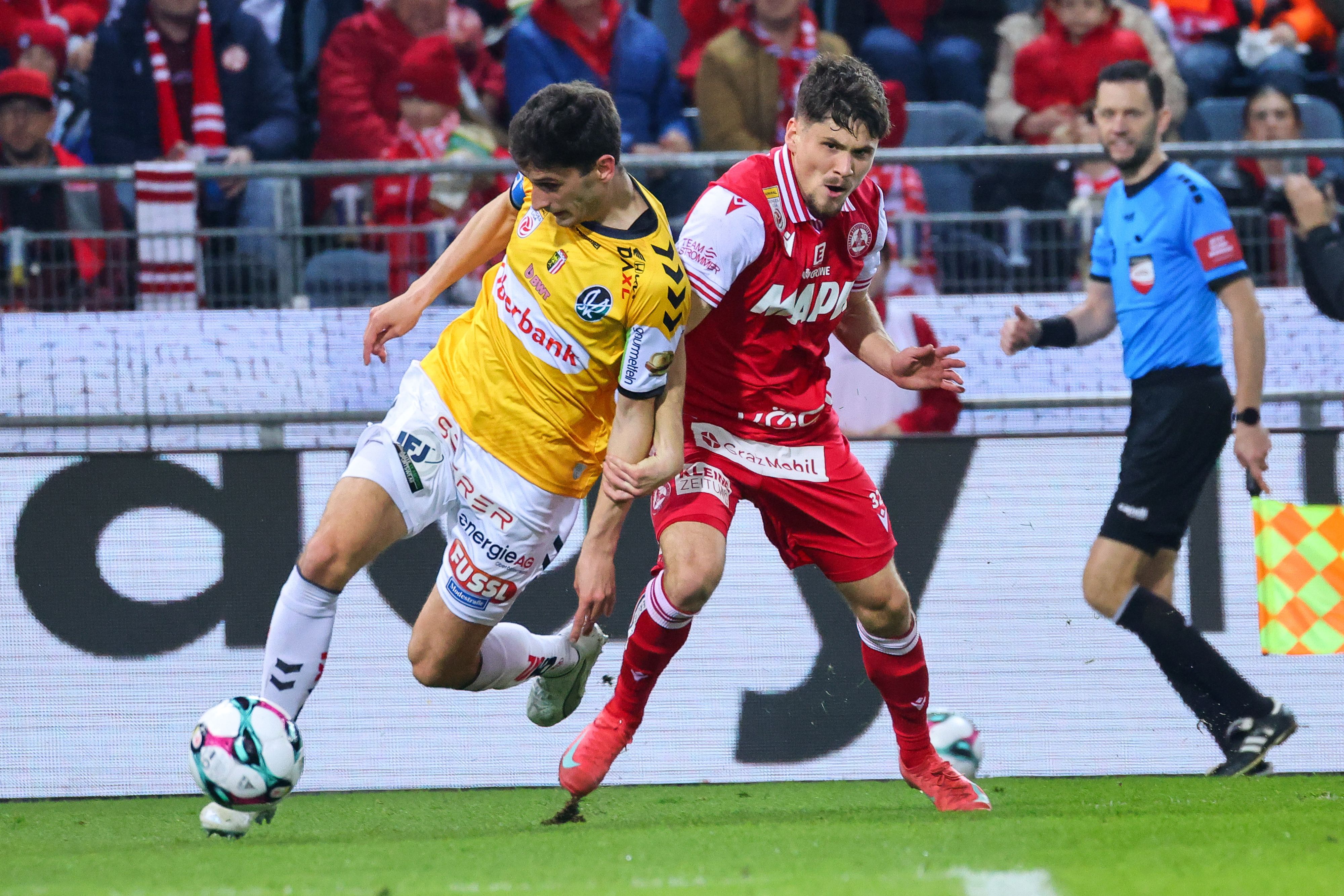 Ante Bajic im Zweikampf mit Leon Klassen