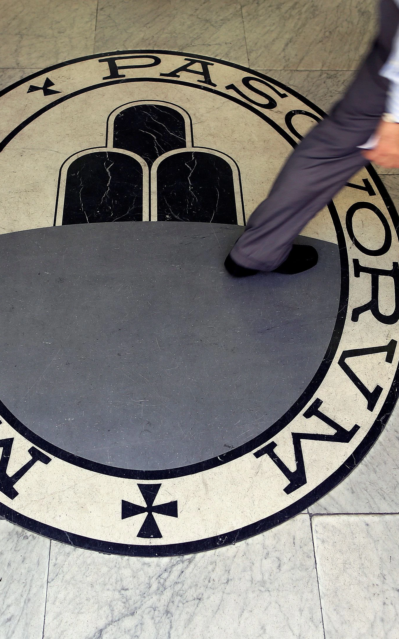 Ein Putsch und eine Leiche: Krimi um die älteste Bank der Welt