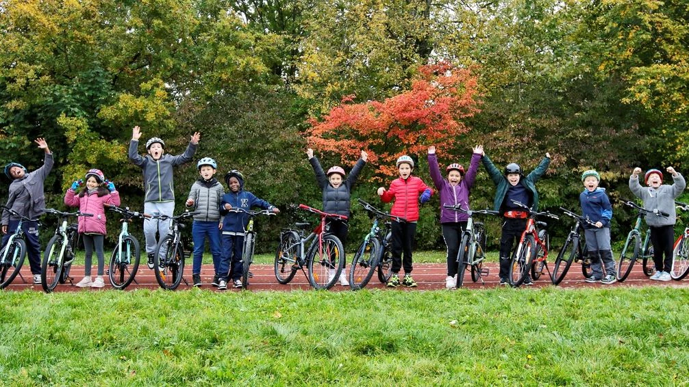 14 Kinder- und Jugendfahrräder in der 24-Zoll-Klasse wurden von kleinen und großen Experten getestet. Die getesteten Modelle lagen preislich zwischen 268 und 808 Euro.