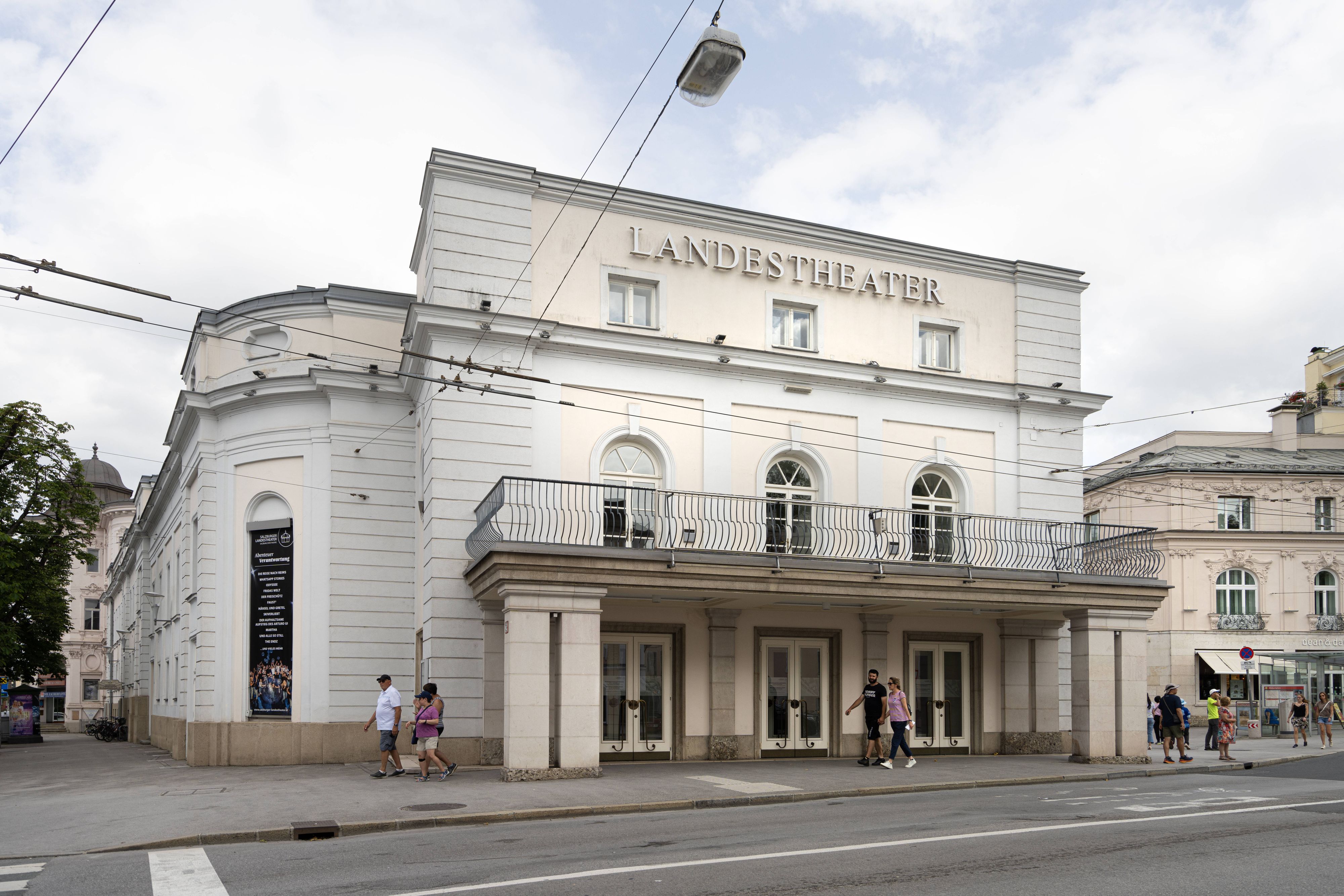Das Salzburger Landestheater. 