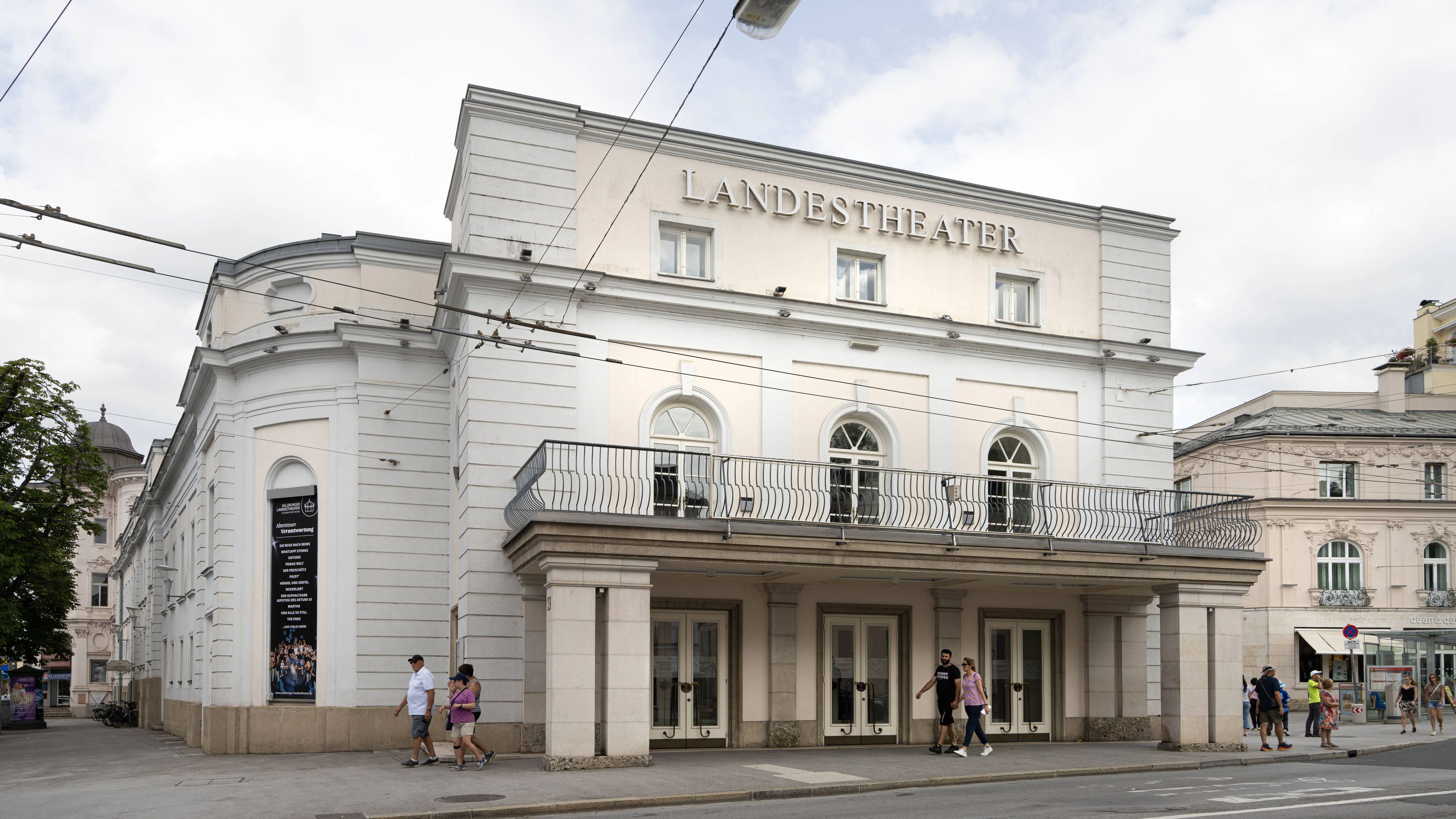 Das Salzburger Landestheater. 