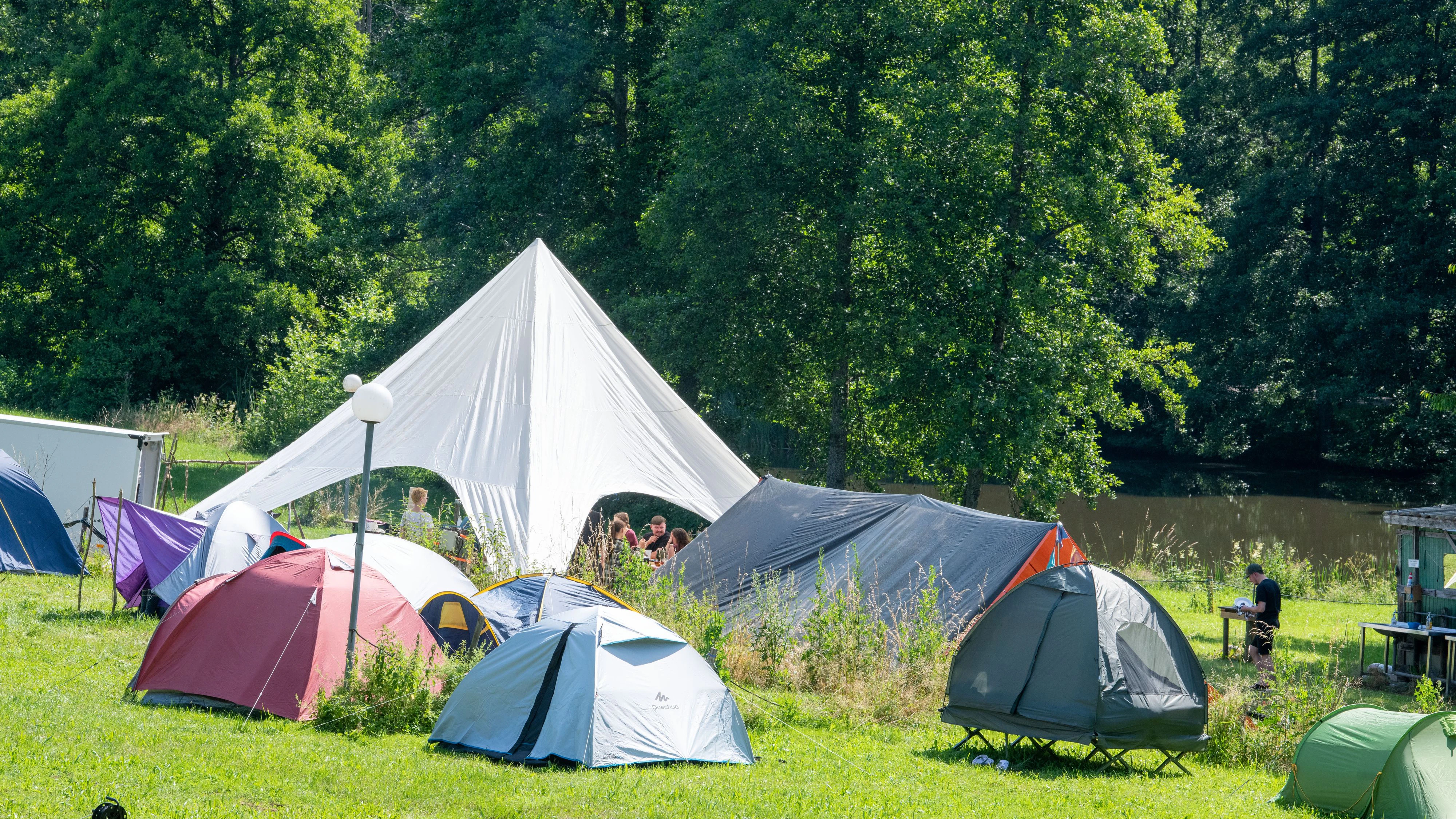 Die Kinder landeten versehentlich in einem inklusiven Ferienlager. (Symbolbild)