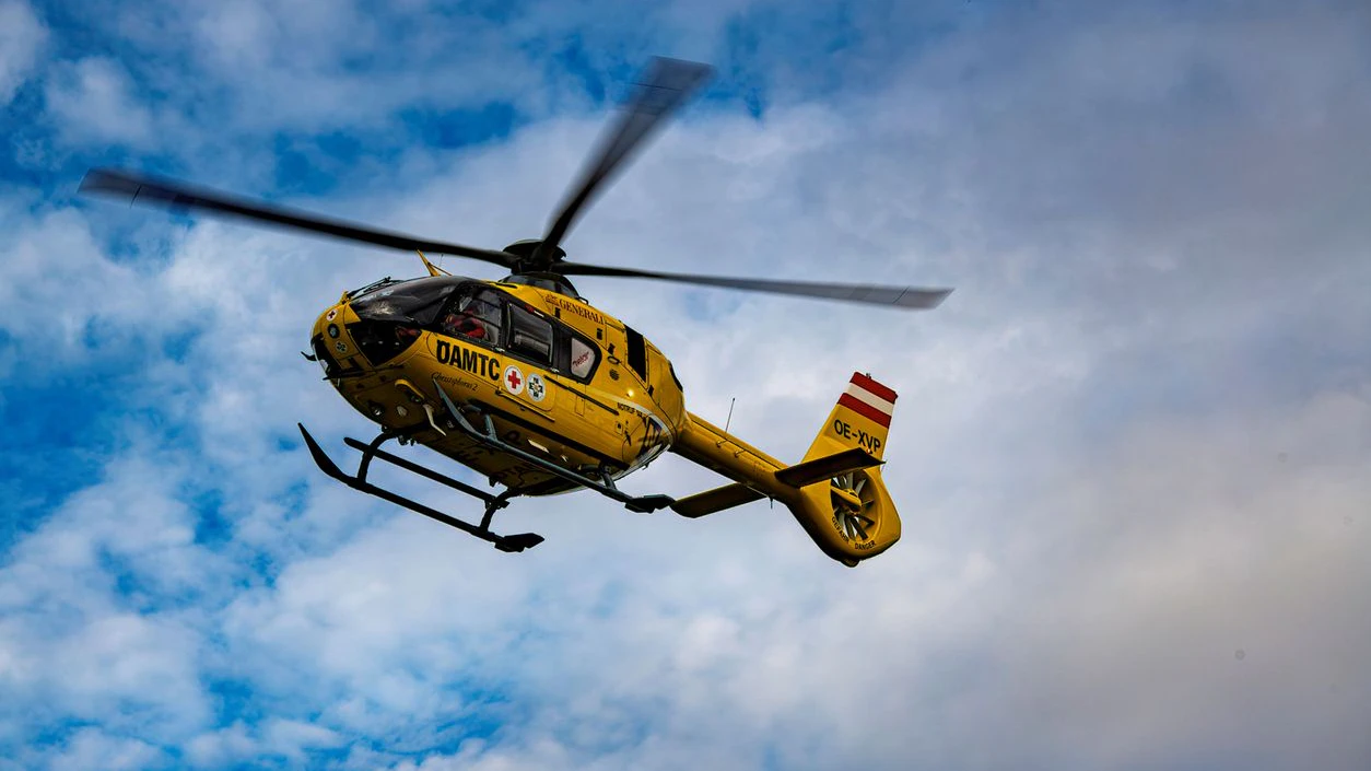 Der Verletzte wurde mit dem Hubschrauber ins Krankenhaus geflogen.