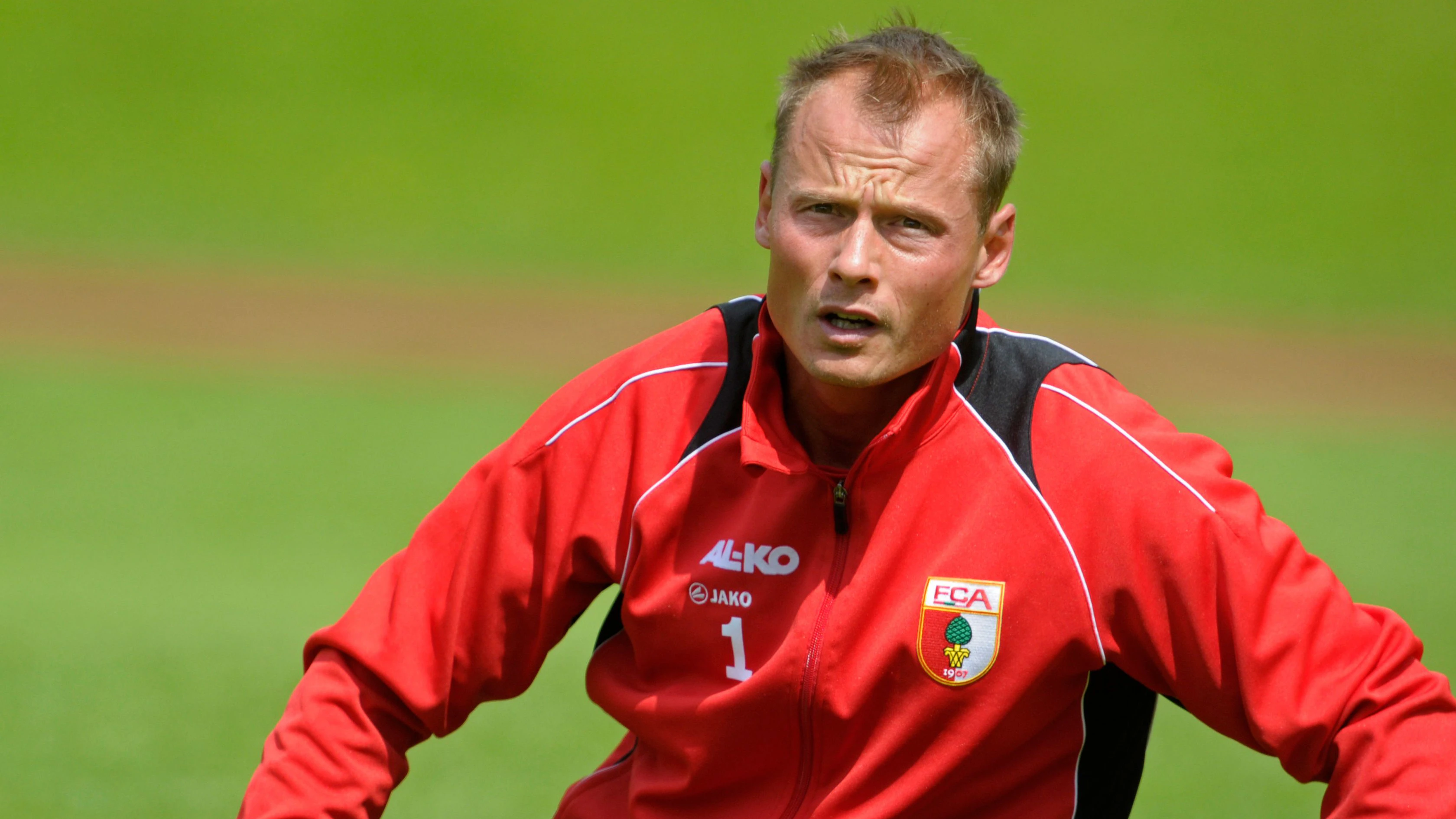GEPA-30061347013 - RUHPOLDING,DEUTSCHLAND,30.JUN.13 - FUSSBALL - 2. DFL, 2. Deutsche Bundesliga, FC Augsburg, Trainingslager. Bild zeigt Alexander Manninger (Augsburg). Foto: GEPA pictures/ Hans Osterauer