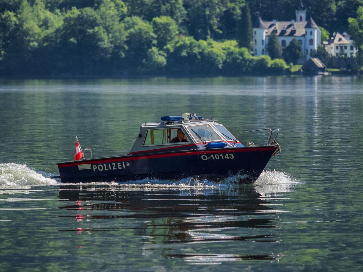 Polizeikräfte aus drei Ländern halfen bei der Suche mit (Symbolbild).