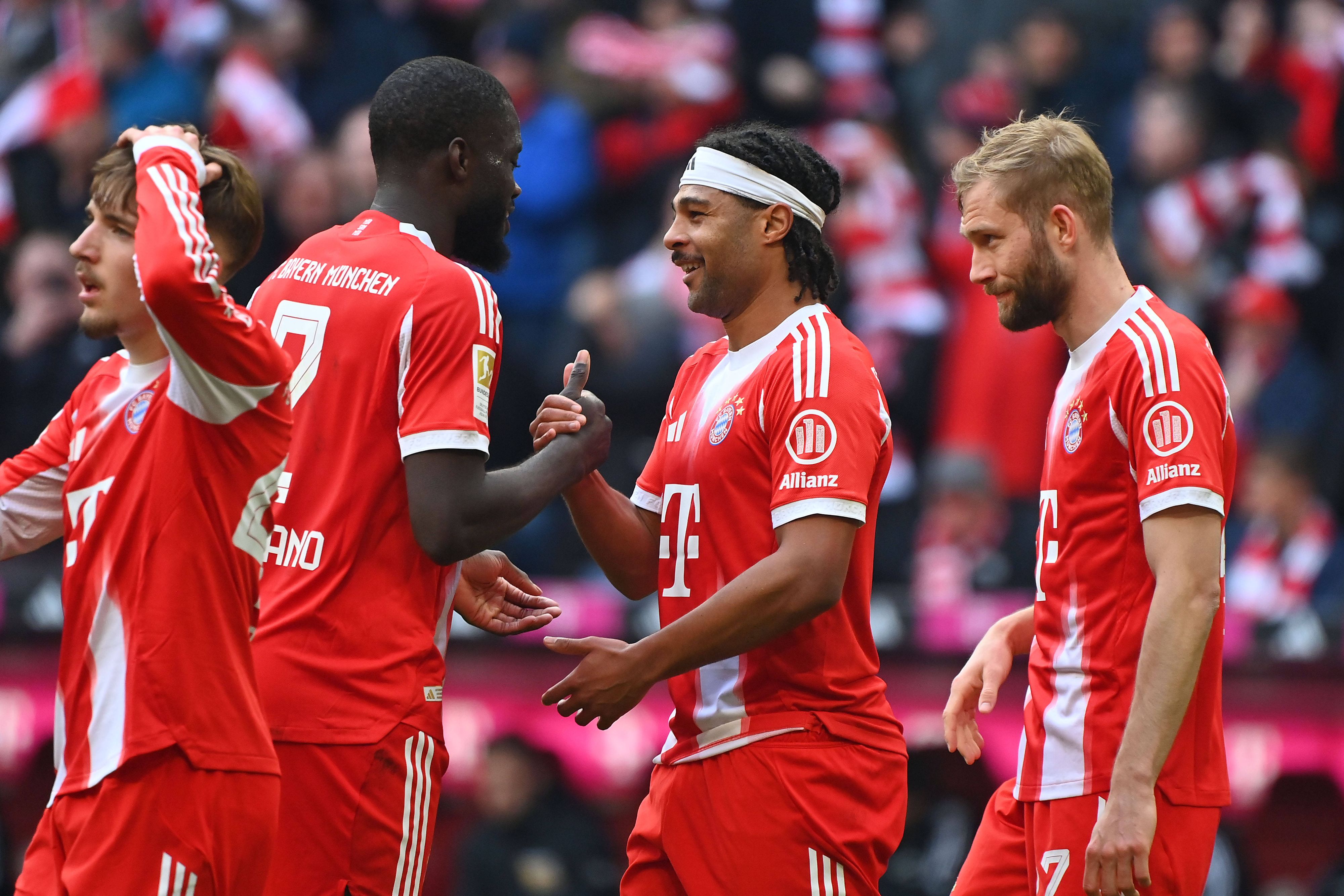 Serge Gnabry mit ÖFB-Star Konrad Laimer und Dayot Upamecano