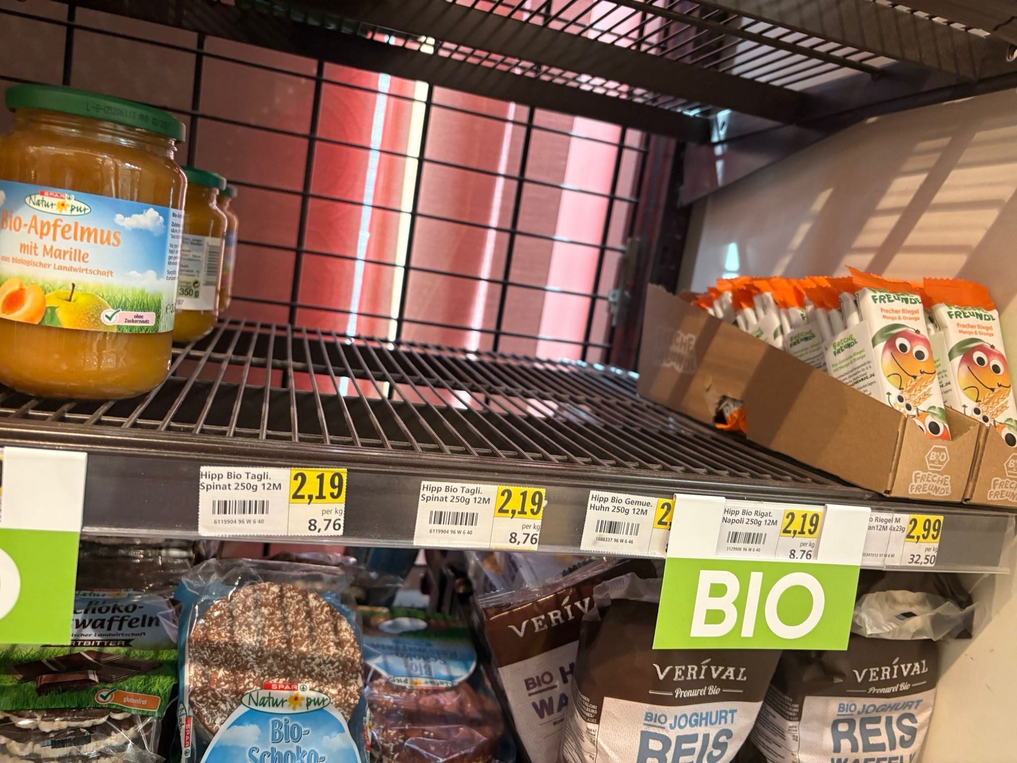 Leere Regale im SPAR: Alle HiPP-Produkte wurden sicherheitshalber eingezogen.