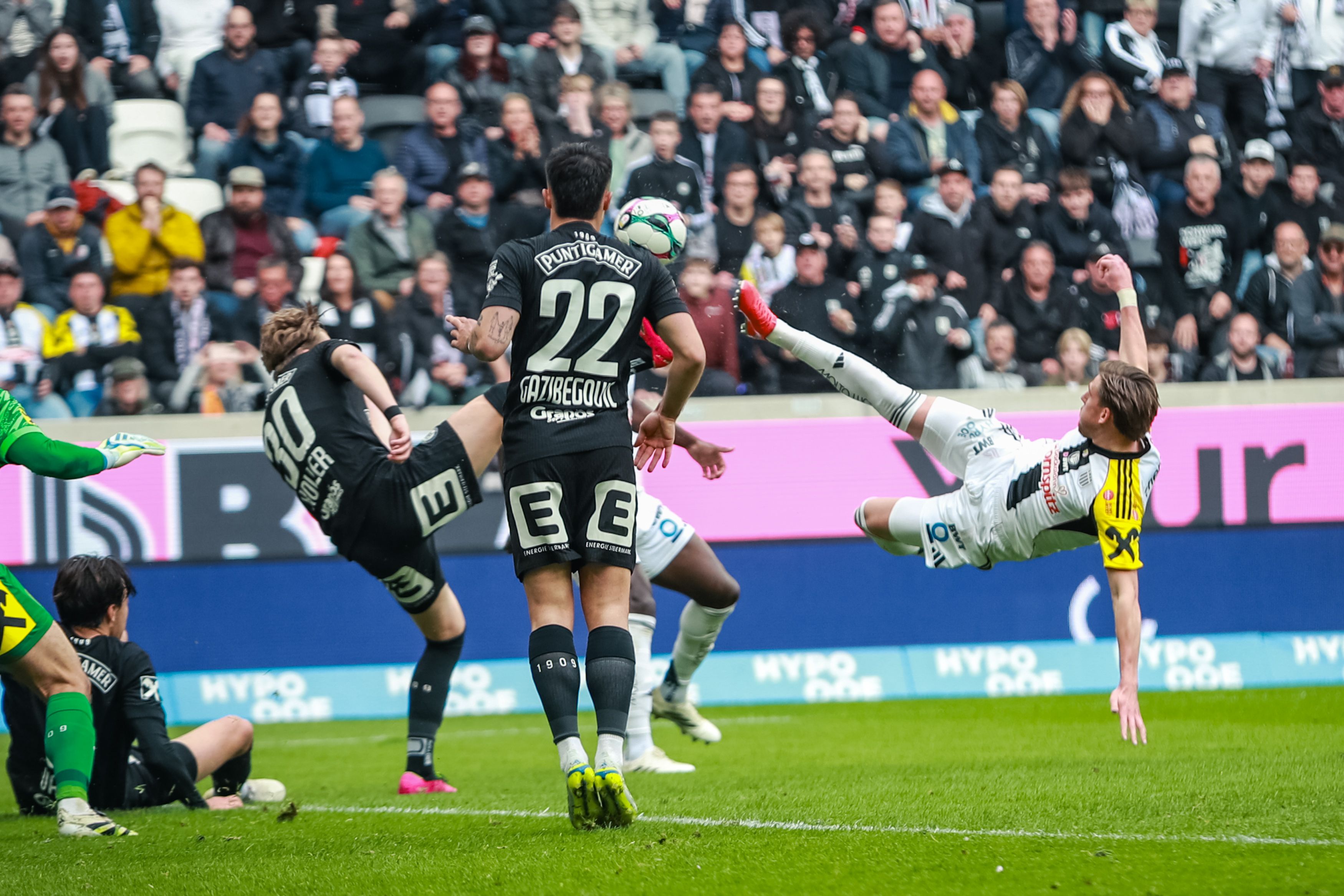 Kasper Jorgensen (LASK) erzielte beinahe das Tor des Jahres. 