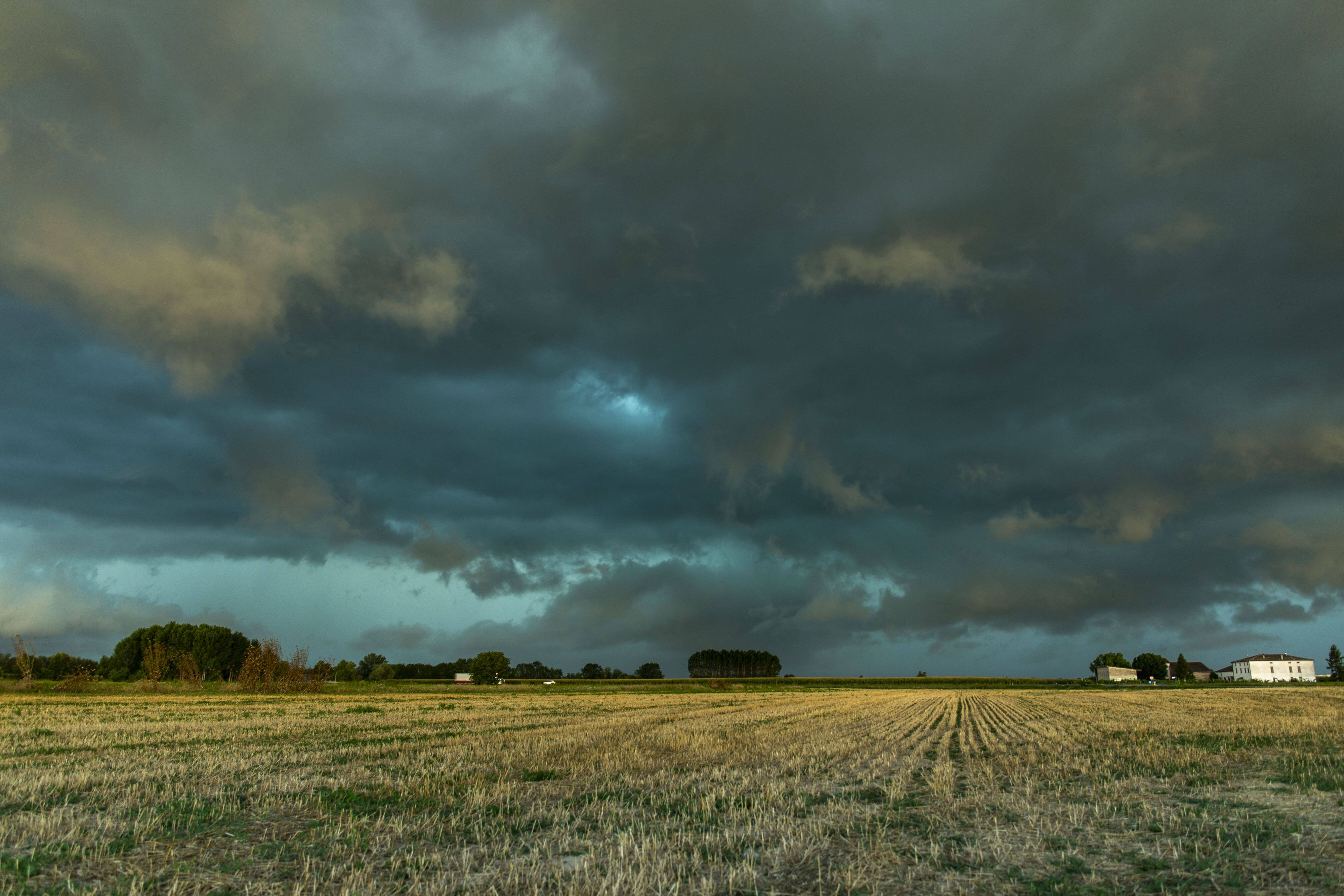 Heute.at - Ab etwa 14 Uhr – Hagel-Gewitter wütet in Österreich