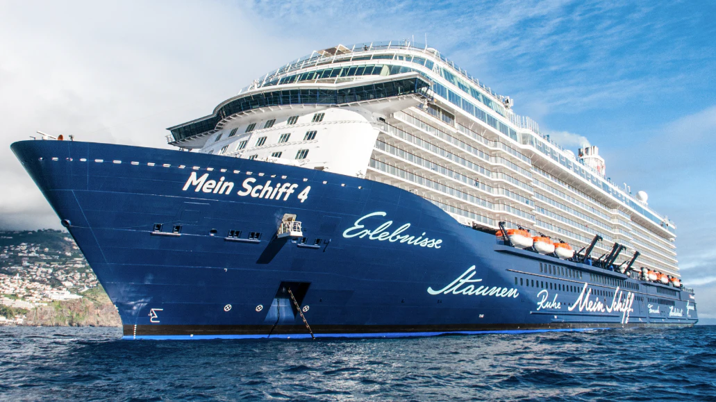 Heute.at - TUI-Kreuzfahrtschiffe durchqueren Straße von Hormus