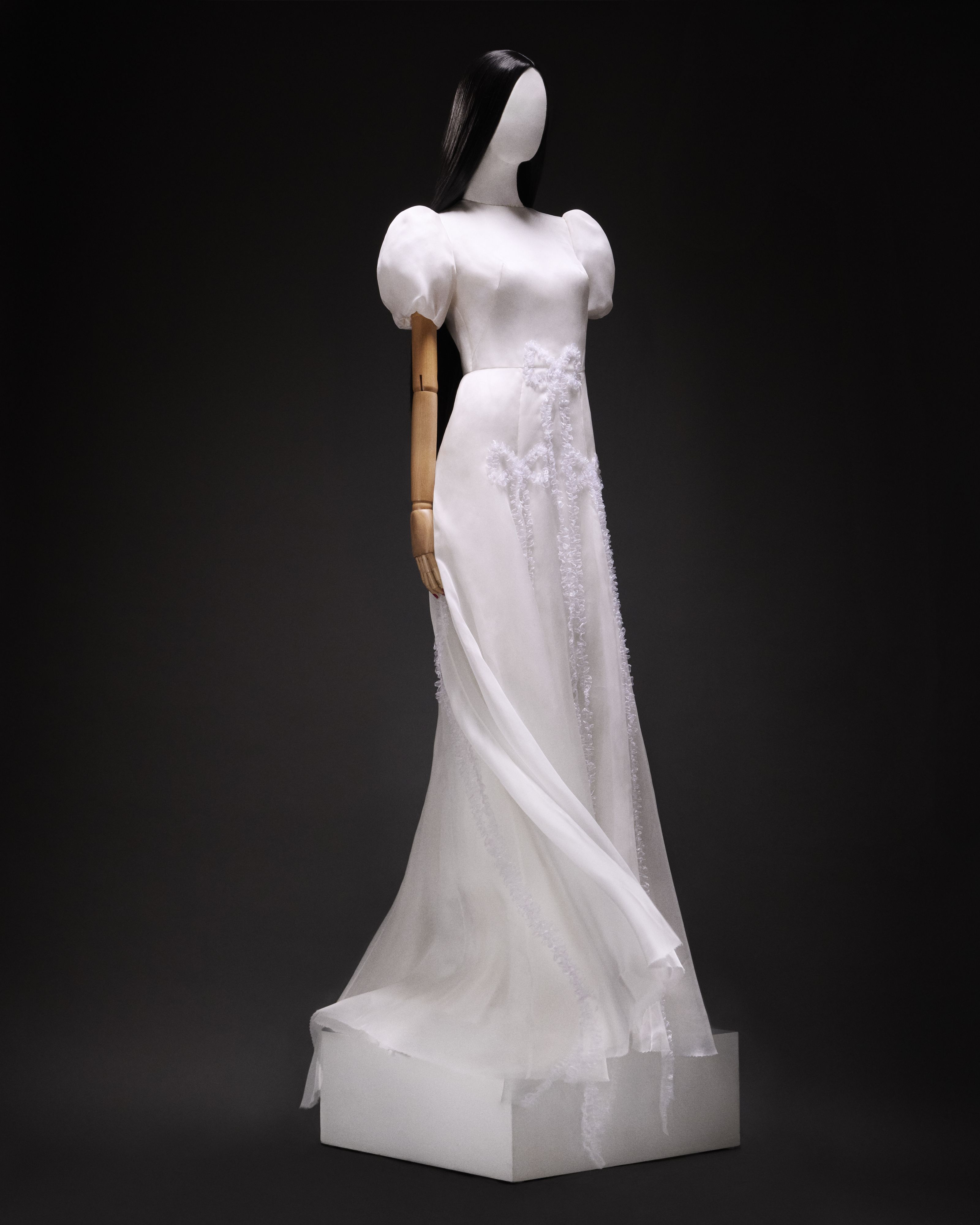 Heute.at - Diese Couture trägt man zu Hochzeiten und Beerdigungen